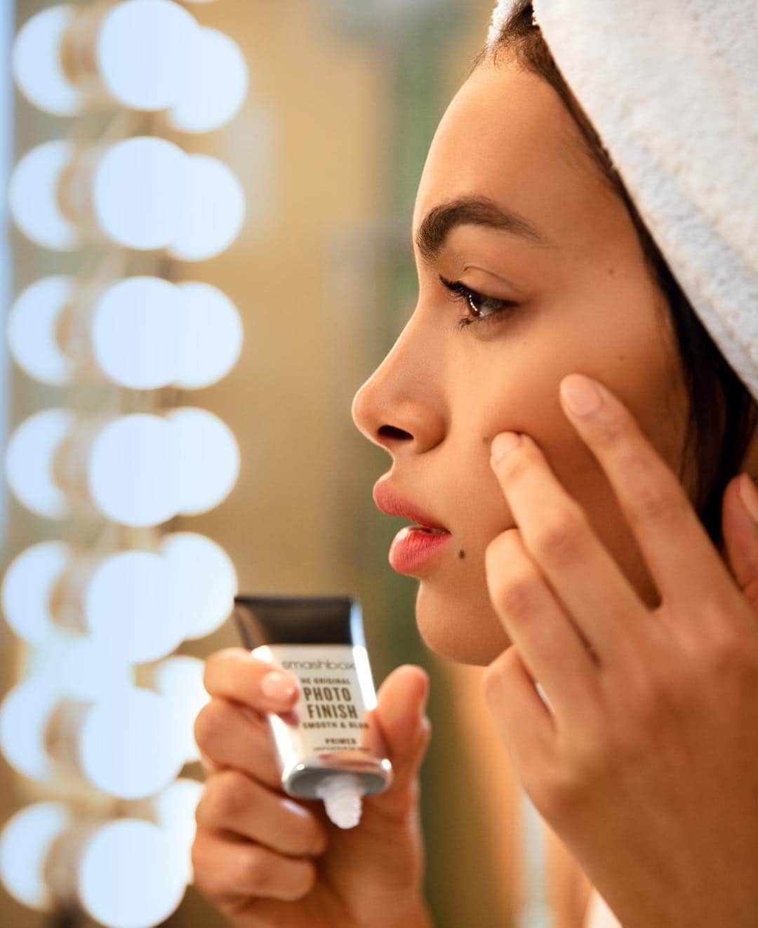 Smashboxのインスタグラム：「Start your night with a plan that’s foolproof. Original Photo Finish Primer keeps makeup in place and looking fresh.  #SmashboxPrimer #CrueltyFree」