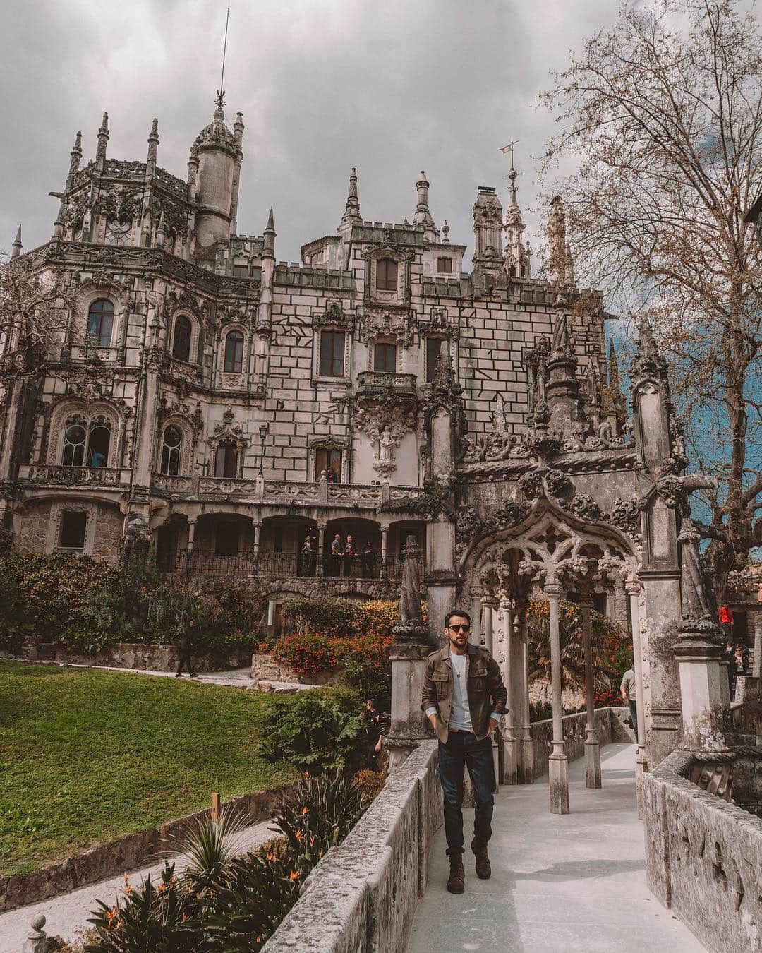 Sezgin YILMAZのインスタグラム：「Winterfell. 🐺  her fotoğraf sandığınız kadar kolay ve boş çekilmiyor.. 2 adım attığınızda ortalığın ne hale geldiğini görmek için fotoğrafı kaydırın.. 😎」