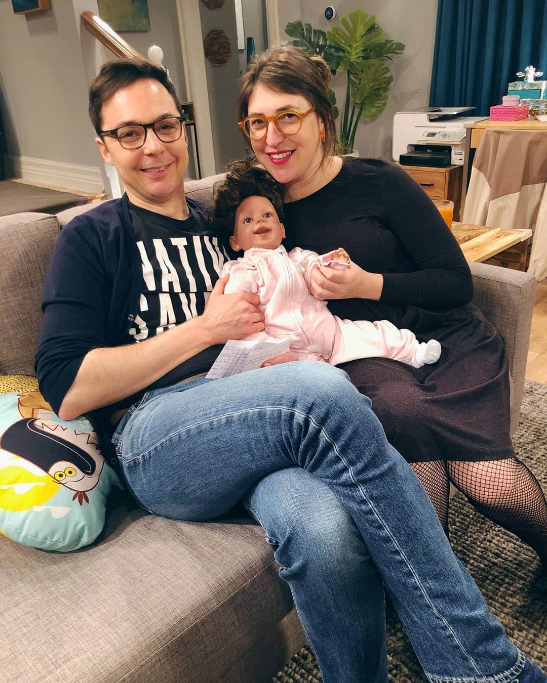 メイム・ビアリクさんのインスタグラム写真 - (メイム・ビアリクInstagram)「Wolowitz 👶 stand in! From the episode where the gang babysits with Howard.」4月17日 3時14分 - missmayim