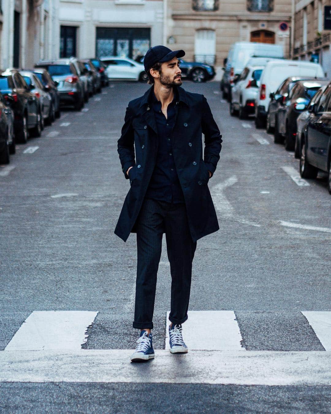 NICOLAS SIMOESのインスタグラム：「Mixing the blue over a stroll ✨」