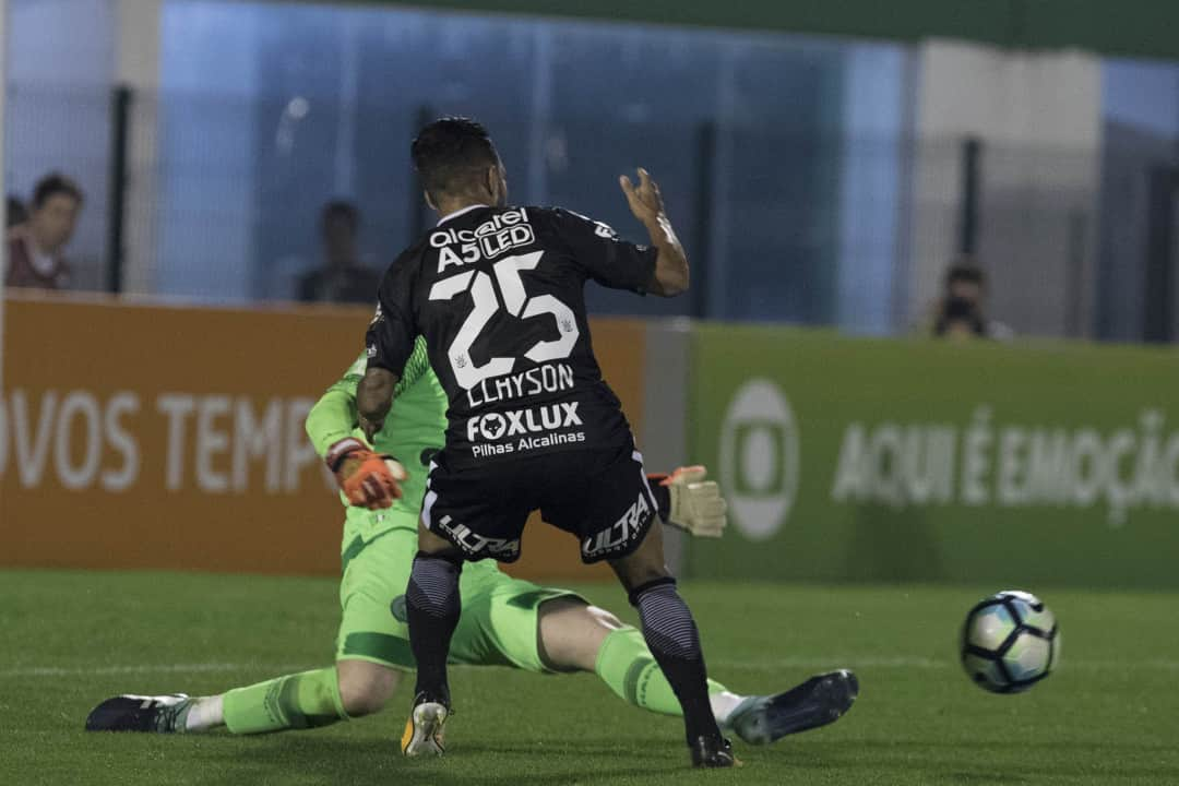 コリンチャンスさんのインスタグラム写真 - (コリンチャンスInstagram)「Em 2017, na trajetória alvinegra em busca do heptacampeonato brasileiro, o Corinthians enfrentou a Chapecoense e venceu por 1 a 0, na Arena Condá. Quem marcou o único gol do Timão neste duelo?!⠀ ⠀ 📸 Daniel Augusto Jr/Agência Corinthians⠀ ⠀ #VaiCorinthians ⠀」4月17日 4時01分 - corinthians