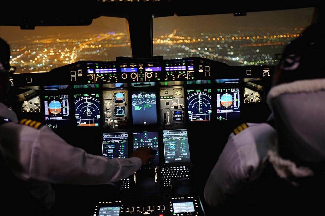 タイ航空さんのインスタグラム写真 - (タイ航空Instagram)「A pilot’s office is a dazzlingly colorful one, especially at night. . Photo Credit: @cw388 . #ThaiAirways #Cockpit #ControlPanel #AirbusA380 #A380 #THAIA380 #TGPilot」4月17日 4時09分 - thaiairways