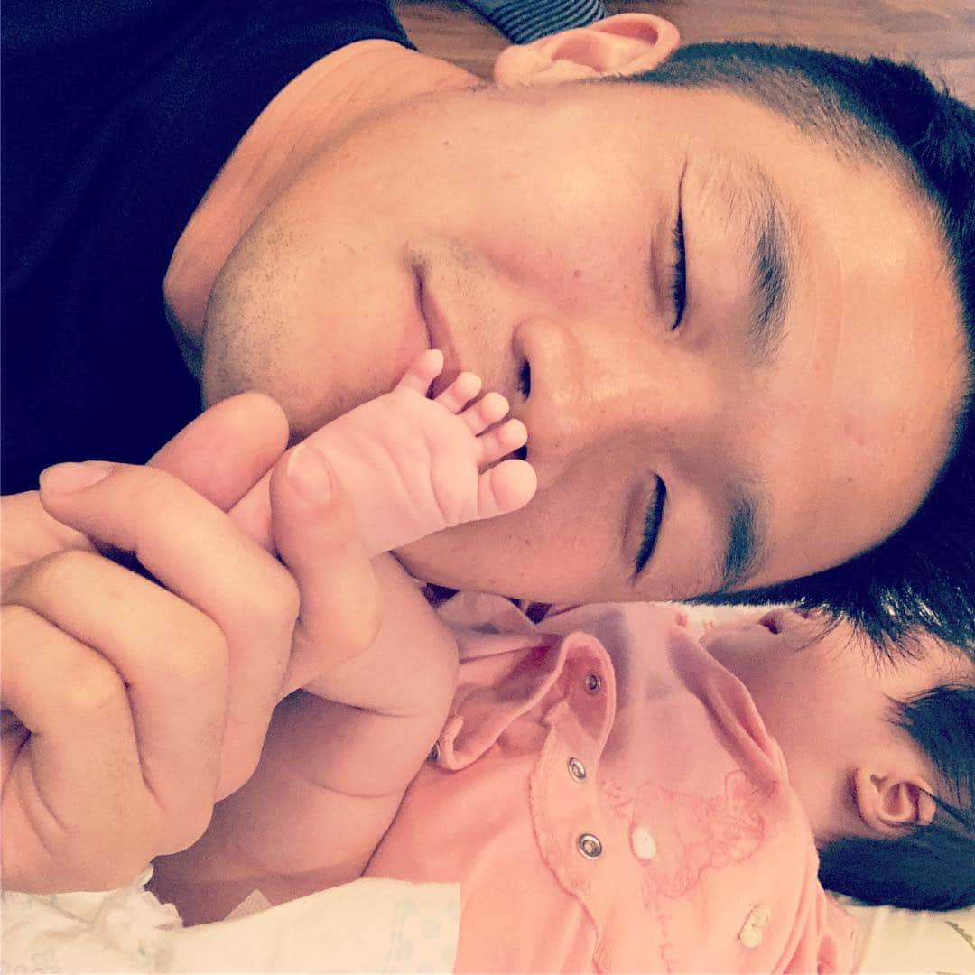 チョン・ソンリョンさんのインスタグラム写真 - (チョン・ソンリョンInstagram)「🦶」4月16日 19時40分 - jung.sung.ryong