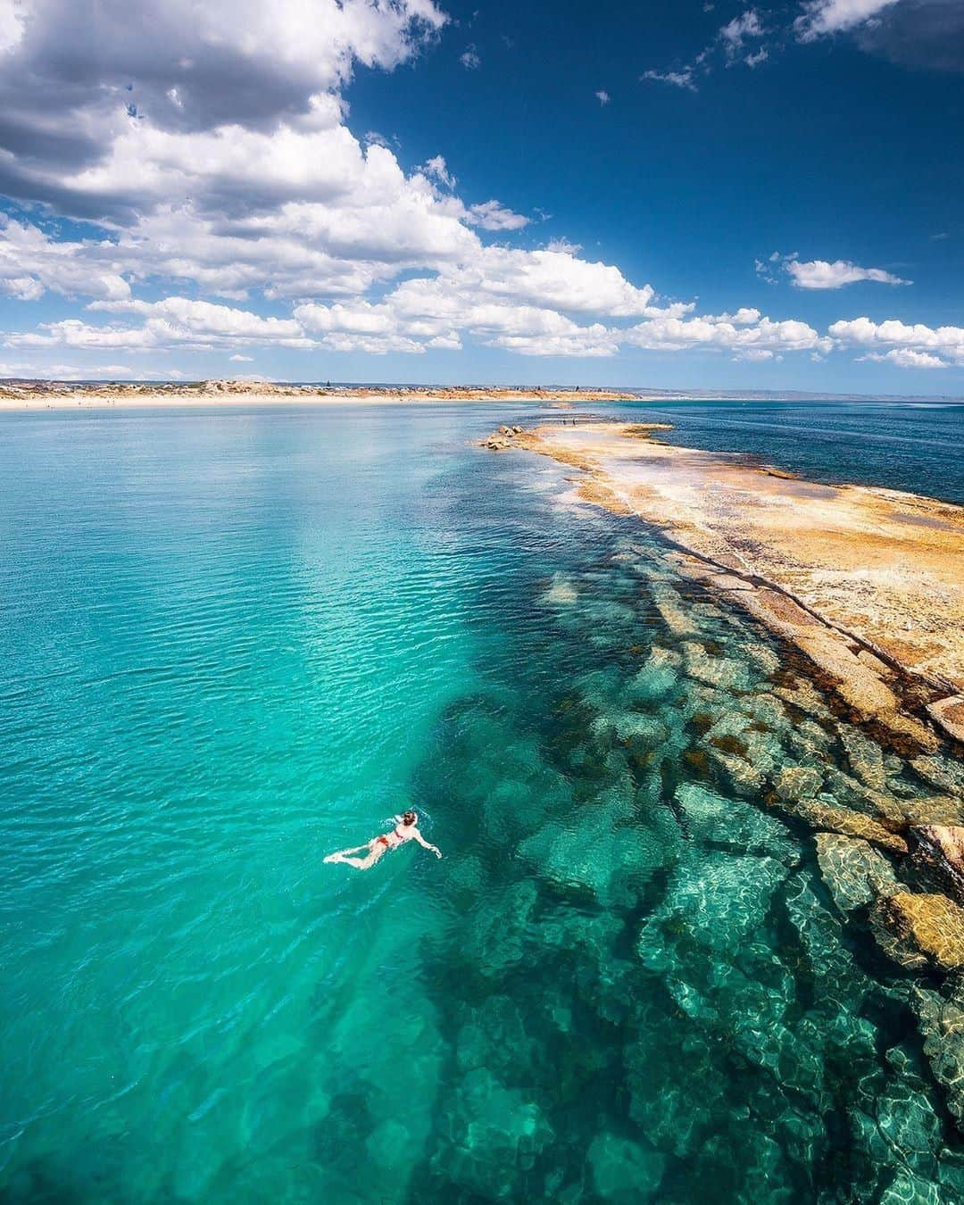 Australiaさんのインスタグラム写真 - (AustraliaInstagram)「The coast is clear at #PortNoarlunga ☀️ @dubstamatic captured this sensational @southaustralia day just perfectly, and even though it’s autumn now we still rather fancy taking a dip right here. This beautiful spot is part of the @officialfleurieupeninsula region, which is home to an incredible coastline packed with white sand beaches and plenty of crystal clear water just like this 👌 Oh, and did we mention there's also the rolling vineyards of the @mclaren_vale, pretty coastal towns, and loads of wildlife? Yep, it's a rather fabulous place!  #seeaustralia #fleurieupeninsula #seesouthaustralia #thegreatoutdoors #travel」4月16日 20時00分 - australia