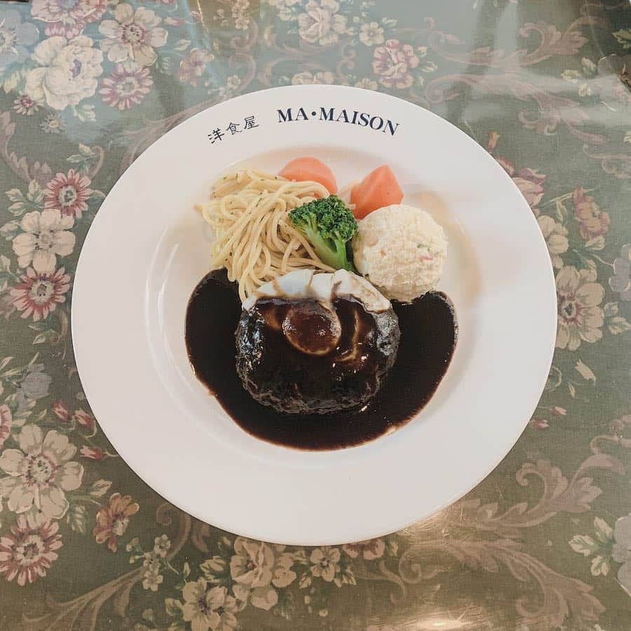 酒元麻衣（まいへー）のインスタグラム：「お姉ちゃんとランチ🍽 久しぶりに星ヶ丘に行きました😊懐かしいなぁ😳 マメゾンも久しぶりだった🍳 #星ヶ丘#ランチ」