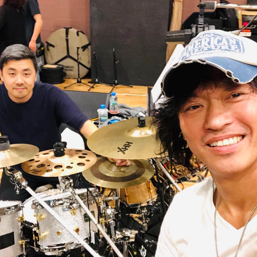 日野賢二のインスタグラム：「Rehearsal Day Vlll!!! リハ〜🙊🙈🐒8日目^_^」