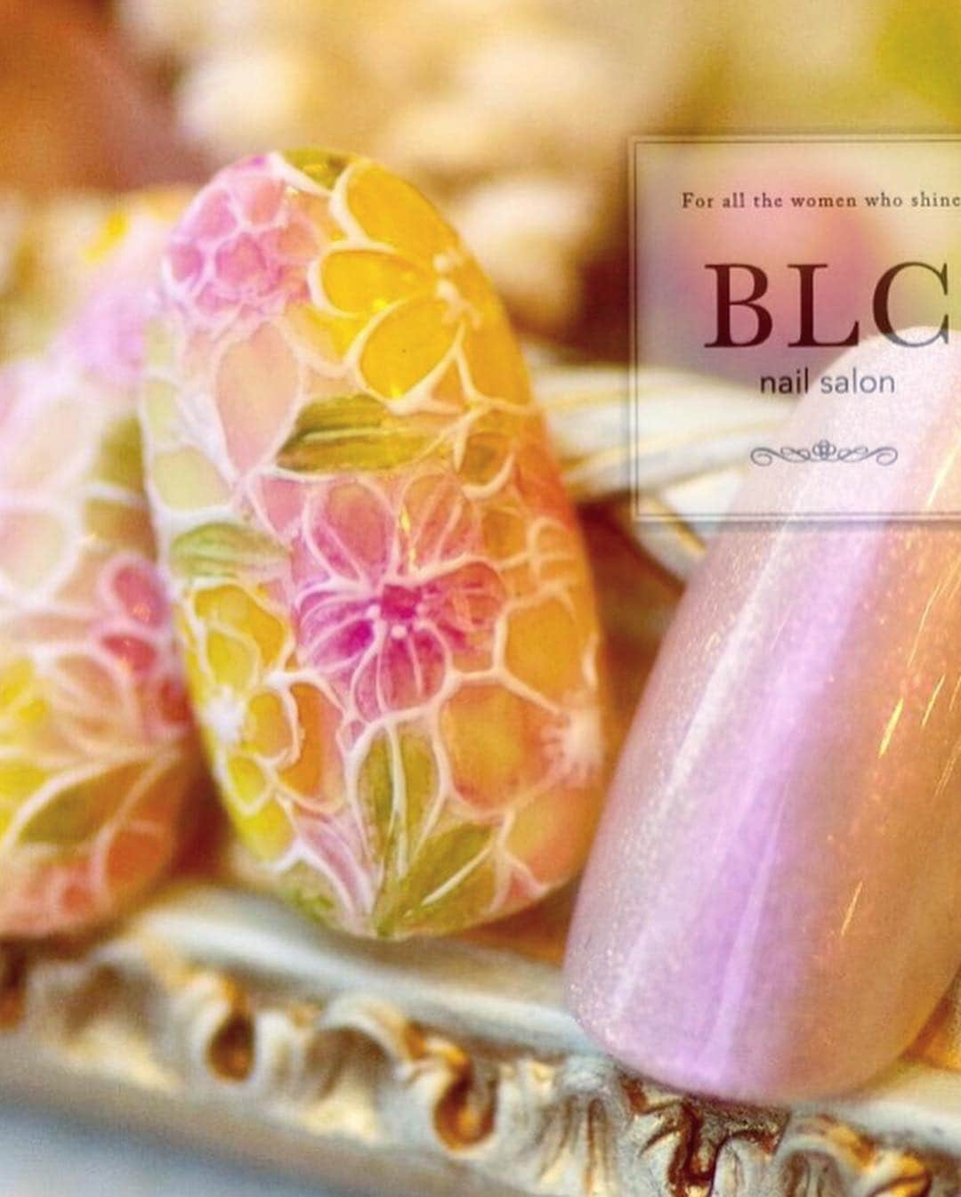 田辺さおりさんのインスタグラム写真 - (田辺さおりInstagram)「@blcforcorde  #ラインフィルム “nurie” #BLCnail#blcnailsalon#nail#gelnail#manicure #instanails#nailart#美甲#指甲#네일#ジェルネイル#ネイル#ネイルデザイン#田辺さおり#新潟市ネイルサロン#manicure #blcforcorde  #春ネイル#フラワーネイル」4月16日 20時08分 - blcnailsalon_saoritanabe