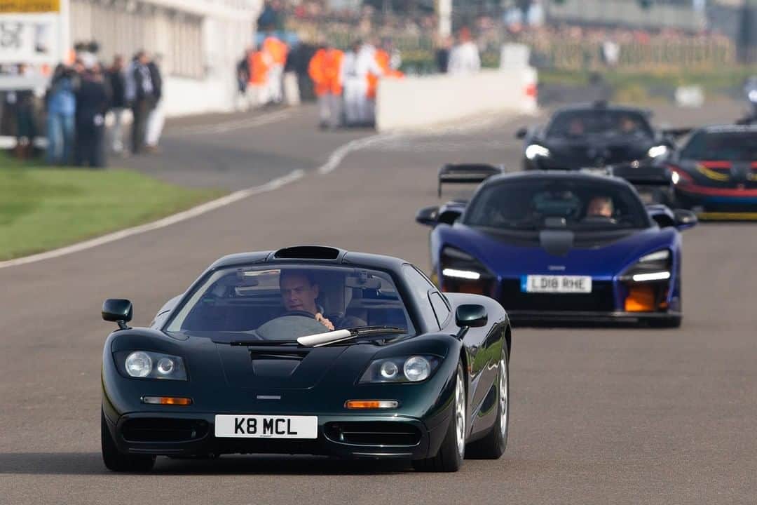McLaren Automotiveさんのインスタグラム写真 - (McLaren AutomotiveInstagram)「The #McLarenF1 leading a parade of McLaren Ultimate Series at the famous Goodwood Motor Circuit earlier this month. What incredible addition to the Ultimate Series made its debut that weekend? #UltimateMonth」4月16日 20時01分 - mclarenauto