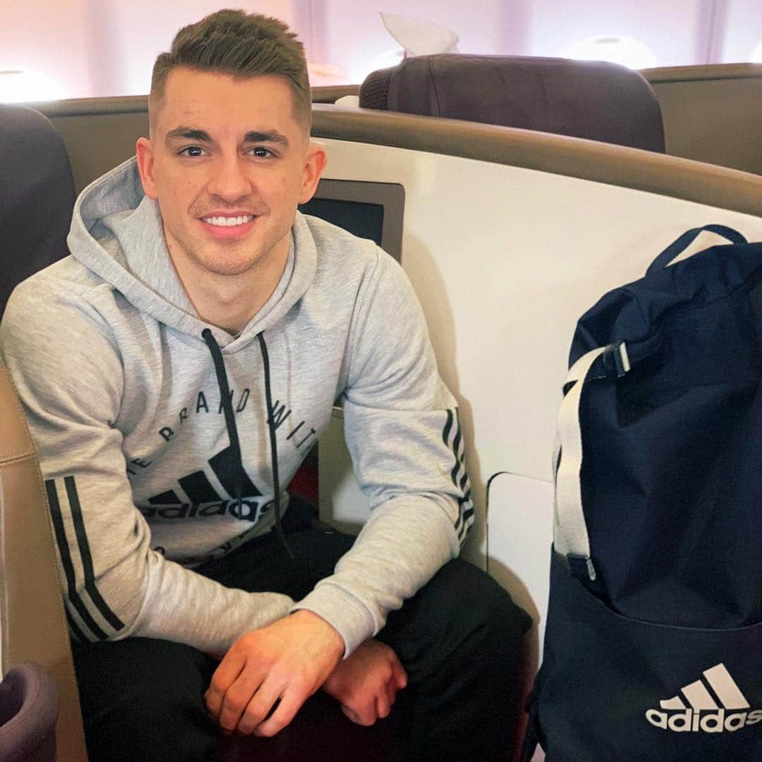 のインスタグラム：「‪Off to NYC for a couple of days!! Working with @adidas on an exciting, game changing project /// 👍 #futurecraft #createdwithadidas ‬」