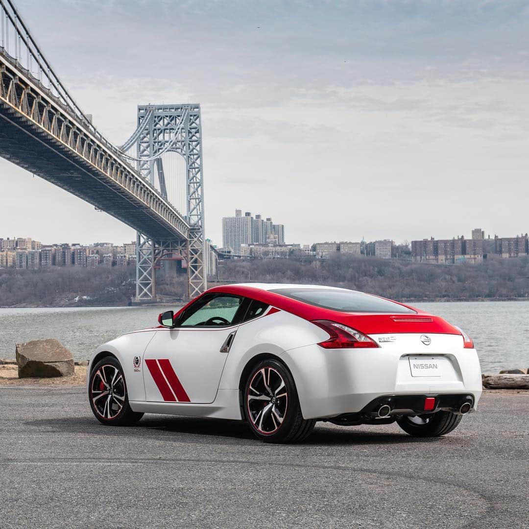 Nissanさんのインスタグラム写真 - (NissanInstagram)「Unveiled today, the 50th Anniversary Edition 370Z celebrates decades of performance and excitement, 50 years after the debut of the original 240Z. #NYIAS #Nissan #370Z」4月16日 20時43分 - nissan