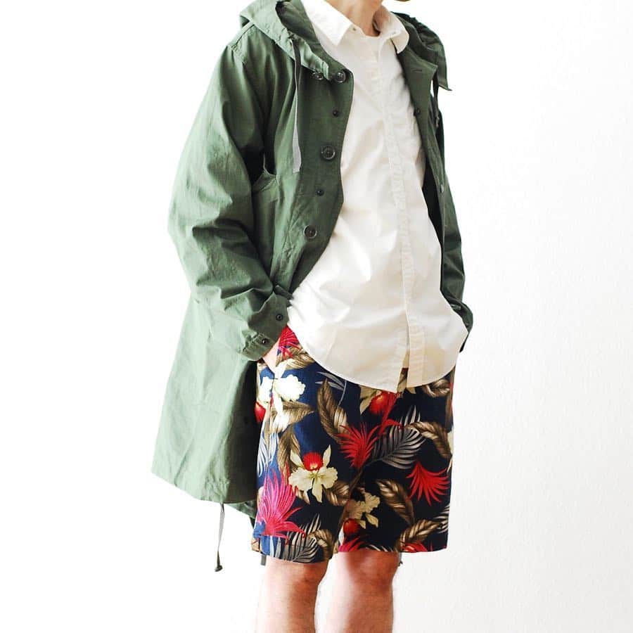 wonder_mountain_irieさんのインスタグラム写真 - (wonder_mountain_irieInstagram)「_ Engineered Garments / エンジニアードガーメンツ “Highland Parka – Cotton Ripstop-” ￥71,280- “Sunset Short -Hawaiian Floral Java Cloth-” ￥31,320- _ 〈online store / @digital_mountain〉 coat→ http://www.digital-mountain.net/shopdetail/000000009377/ shorts→ http://www.digital-mountain.net/shopdetail/000000009174/ _ 【オンラインストア#DigitalMountain へのご注文】 *24時間受付 *15時までのご注文で即日発送 *1万円以上ご購入で送料無料 tel：084-973-8204 _ We can send your order overseas. Accepted payment method is by PayPal or credit card only. (AMEX is not accepted)  Ordering procedure details can be found here. >> http://www.digital-mountain.net/smartphone/page9.html _ 本店：#WonderMountain  blog> > http://wm.digital-mountain.info/blog/20190331/ _ #NEPENTHES #EngineeredGarments #ネペンテス #エンジニアードガーメンツ styling.(height 175cm weight 59kg) shirts→ #THENORTHFACEPURPLE LABEL ￥15,984- _ 〒720-0044 広島県福山市笠岡町4-18 JR 「#福山駅」より徒歩10分 (12:00 - 19:00 水曜定休) #ワンダーマウンテン #japan #hiroshima #福山 #福山市 #尾道 #倉敷 #鞆の浦 近く _ 系列店：@hacbywondermountain _」4月16日 20時43分 - wonder_mountain_