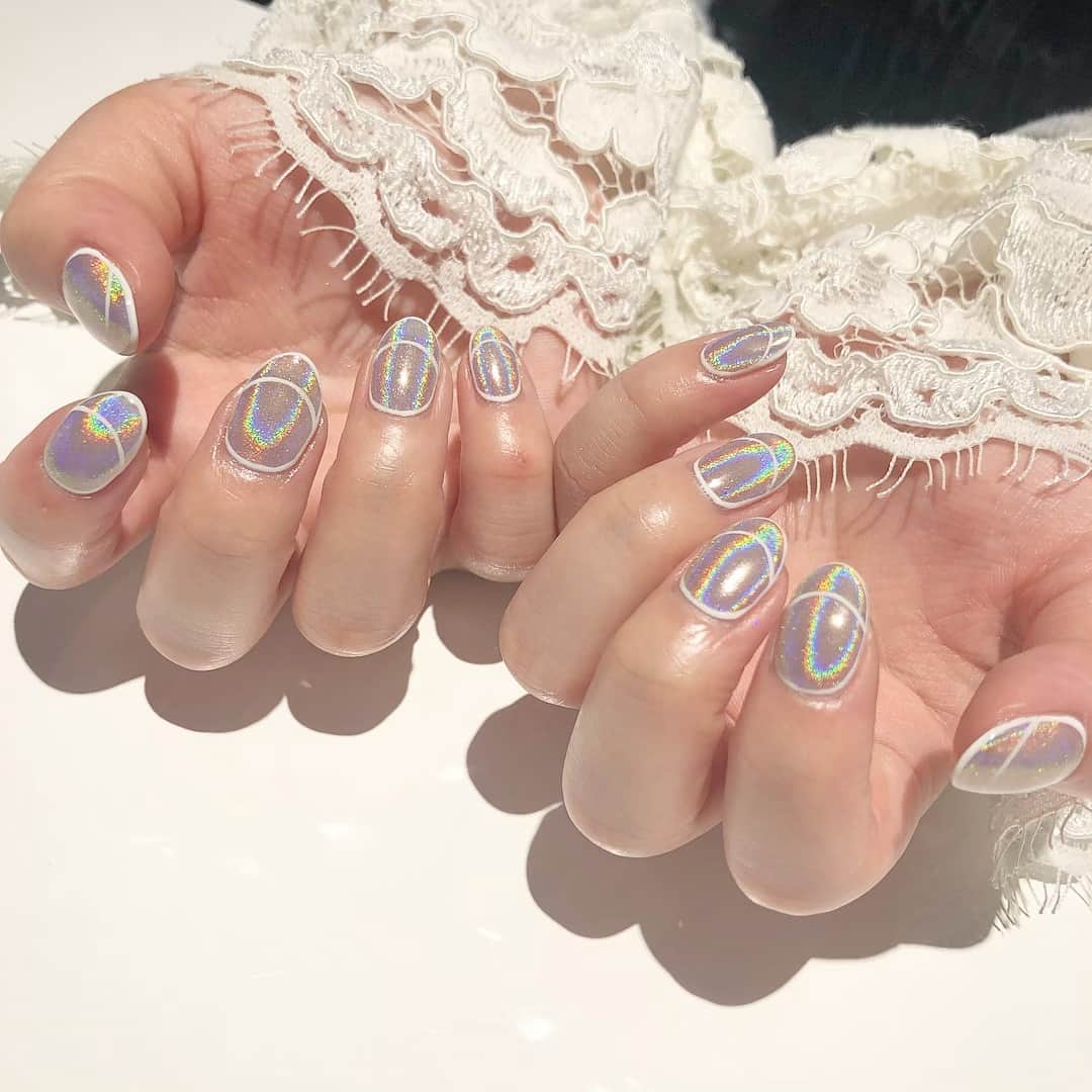 RUBY&ONYX by Kanako Miuraのインスタグラム：「ユニコーンライン🦄 ・ ユニコーンにフレンチラインをプラス！ ・ ・  4/19 14:30〜 4/21 11:00〜 ご案内可能でございます🥰 その他のお時間もご相談くださいませ。  お子様もお隣に座れるペアルームや個室もございます💡 ・ ・ ・ 🌿月額制もやってます🌿 ○プレミアム会員(ハンド&フット)¥29,800(税抜)・ ○ハンドレギュラー会員¥14,800(税抜)・ ○フットレギュラー会員¥14,800(税抜)・ ・ それぞれ全てのメニューが月に何度でもご利用頂けます。  ご予約、お問い合わせはDMまたは 0354595882 LINE ID：@ rubynail までお気軽にどうぞ💫  #daikanyama#nailsalon#nail#gelnail#rubyandonyx#summer#summernails#handnail#mode#cool#studs#menscare#ART#winternails#メンズネイル#メンズケア#定額制ネイル#通い放題#ジェルネイル#ネイル#ノーサンディング#ショートネイル#大人ネイル#春ネイル#シンプルネイル#代官山ネイルサロン#トレンドネイル」