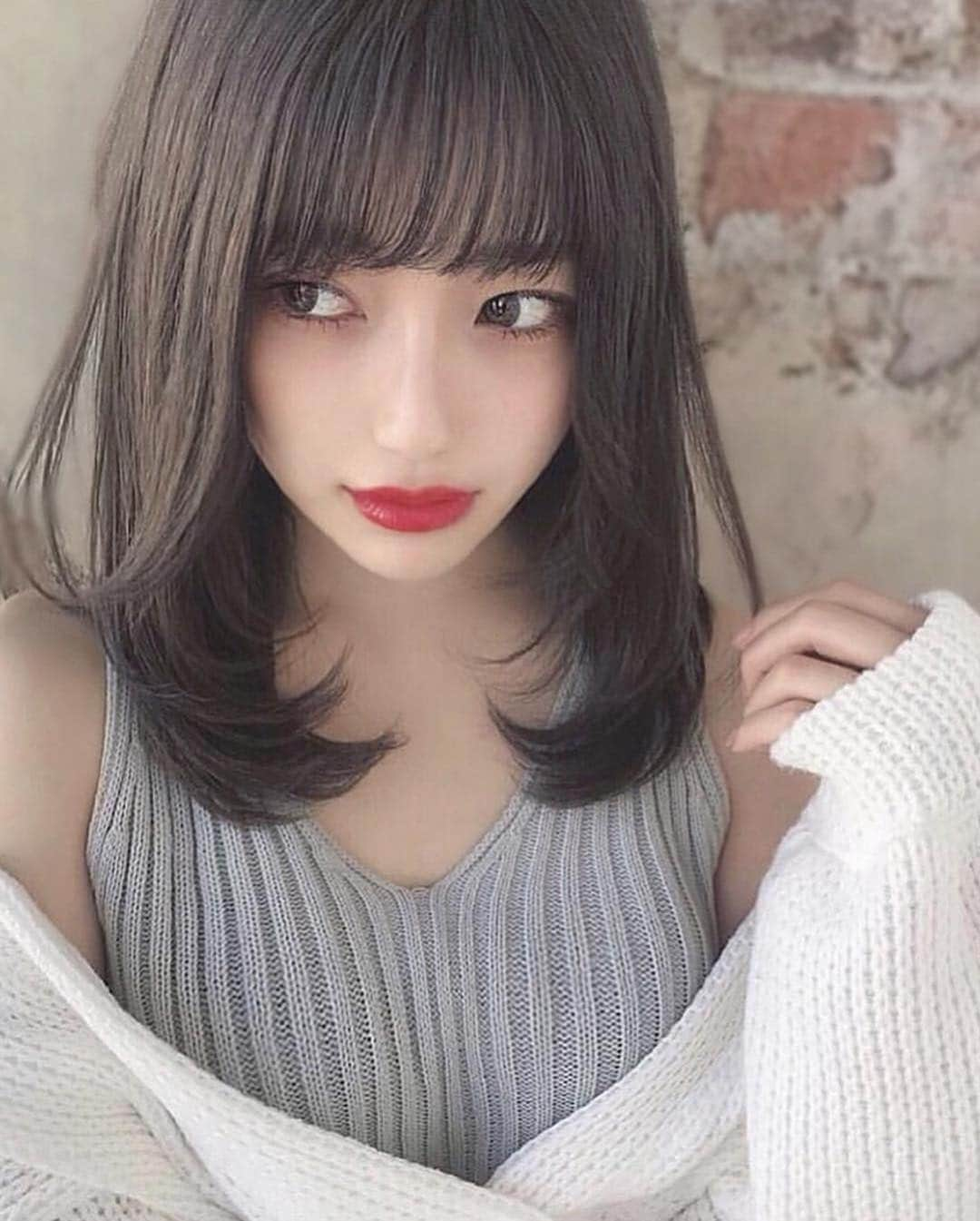 美女美容事情さんのインスタグラム写真 - (美女美容事情Instagram)「《肩出しニット💕🧶》⠀ *⠀ リポストを使って、素敵な写真📷✨を投稿されてる方を紹介させて頂く⠀⠀⠀⠀ 【💄美女美容事情💅】のコーナーです✨⠀ *⠀⠀⠀⠀⠀⠀⠀ いいねやコメント、フォローして応援してね❤︎🥰🎶⁣⠀ *⠀⠀⠀⠀⠀⠀⠀ 今回ご紹介させて頂きますのは❤︎⠀ 相楽 優佳さん< @yuka_sagara >の素敵なお写真📸⠀ *⠀ 圧倒的に可愛い相楽 優佳さん💕少しエキゾチックな感じもする美しさに酔いしれてるしまいます😊メイクもヘアスタイルも参考になります✨⠀ *⠀⠀ 相楽 優佳さんのアカウントには他にも素晴らしい投稿が沢山ありますので是非覗いてみて💁‍♀️💙⠀ *⠀⠀ 相楽 優佳さん< @yuka_sagara >⠀ 素敵な投稿ありがとうございました☺️📸✨⠀⠀⠀⠀⠀⠀⠀⠀ △▼△▼△▼△▼△▼△▼△▼△▼△▼⠀⠀⠀⠀⠀⠀⠀⠀⠀⠀⠀⠀⠀⠀⠀⠀⠀⠀⠀⠀⠀⠀⠀⠀⠀⠀⠀⠀⠀⠀⠀⠀⠀ ❤🧡💛「美女美容事情」💚💙💜⠀⠀⠀⠀⠀⠀⠀⠀⠀⠀⠀⠀⠀⠀⠀ 👇掲載ご希望の方は👇⠀⠀⠀⠀⠀⠀⠀⠀⠀⠀⠀⠀⠀⠀⠀⠀ @b_b_j.jタグ付けと🖤 # ビジョビ⠀🖤⠀⠀⠀⠀⠀⠀⠀⠀⠀⠀⠀⠀⠀⠀⠀ をタグ付けお願いします✨⠀⠀⠀⠀⠀⠀⠀⠀⠀⠀⠀⠀⠀⠀⠀⠀ ――――――――――――――――⠀⠀⠀⠀⠀⠀⠀⠀⠀⠀⠀⠀⠀⠀⠀⠀⠀⠀⠀⠀⠀⠀⠀ ～姉妹アカウントのご紹介～⠀⠀⠀⠀⠀⠀⠀⠀⠀⠀⠀⠀⠀⠀⠀⠀⠀⠀⠀⠀⠀⠀⠀⠀⠀⠀⠀ ◇美容情報を紹介している«美女美容事情～Beauty～»⠀⠀⠀⠀⠀⠀⠀⠀⠀⠀⠀⠀⠀⠀⠀⠀⠀⠀⠀⠀⠀⠀⠀⠀⠀⠀ ( @b_b_j.j_b )⠀⠀⠀⠀⠀⠀⠀⠀⠀⠀⠀⠀⠀⠀⠀⠀⠀⠀⠀⠀⠀⠀⠀⠀⠀⠀⠀ ◇美しい旅スポット紹介をしている«美 spot»⠀⠀⠀⠀⠀⠀⠀⠀⠀⠀⠀⠀⠀⠀⠀⠀⠀⠀⠀⠀⠀⠀⠀⠀⠀ ( @b__spo )⠀⠀ ⠀ ◇ビジョビがお届けするセレクトショップ«bi select»⠀ ( @bi_select )⠀ ⠀⠀⠀⠀⠀⠀⠀⠀⠀⠀⠀⠀⠀⠀⠀⠀⠀⠀⠀⠀⠀ よかったらこちらも覗いてみてね✨⠀ ――――――――――――――――⠀⠀⠀ @b_b_j.j⠀⠀ #コスメ  #カメラ女子 #メイク #beauty⠀⠀⠀ #美肌 #春カラー ⠀⠀⠀⠀ #コスメ好きさんと繋がりたい #ナチュラルメイク ⠀⠀⠀ #アイメイク #化粧 ⠀⠀⠀ #オトナ女子 #赤リップ ⠀⠀⠀ #カラコンレポ #カラコン ⠀⠀⠀⠀⠀ #美肌ケア #韓国コスメ ⠀⠀⠀⠀⠀⠀⠀⠀⠀⠀ #美意識向上 #サラサラヘアー ⠀⠀ #アイシャドウ #女子力アップ ⠀⠀⠀⠀⠀ #アイライン #美意識⠀⠀⠀ #リップ💄 #お洒落な人と繋がりたい ⠀⠀⠀⠀⠀ #女子力 #女子力向上⠀⠀⠀ #リップ #チーク⠀⠀⠀ #naturalbeauty #makeup」4月16日 20時54分 - b_b_j.j