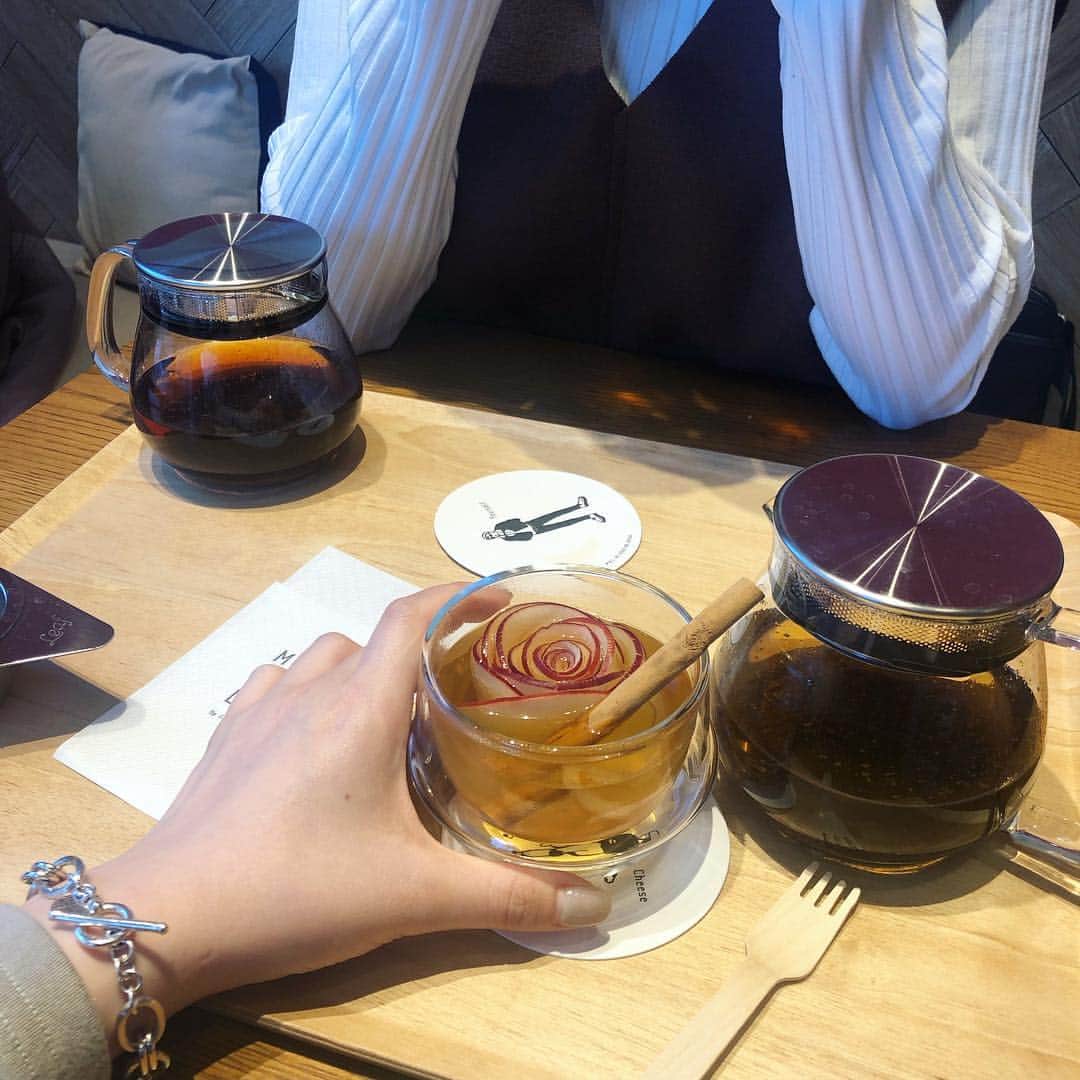 永井理子のインスタグラム：「cafe time☕️ お天気のいい日は友達とカフェに いっておしゃべりしてる🌱」