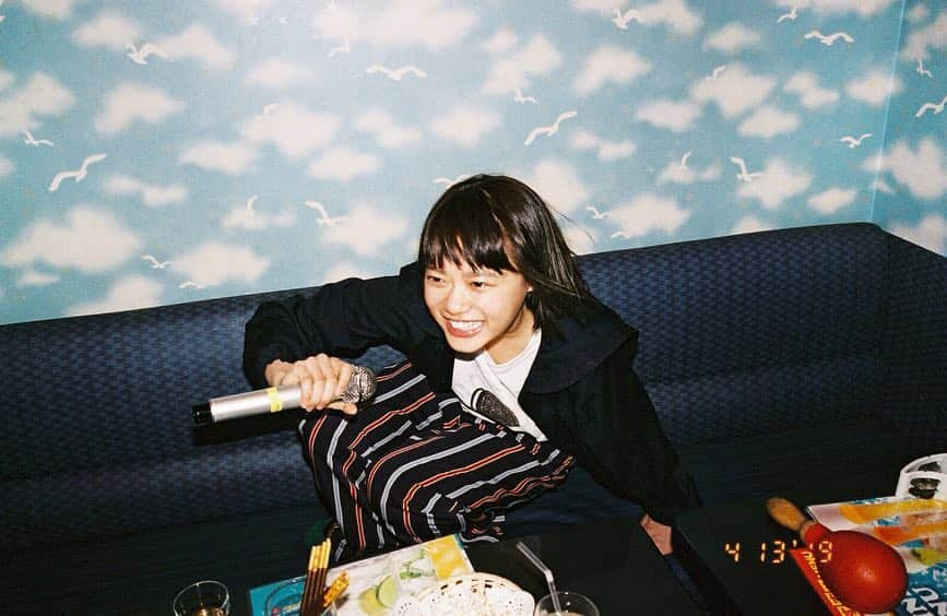 ビームスさんのインスタグラム写真 - (ビームスInstagram)「・ BEAMS BOY 2019SPRING/SUMMER COLLECTION BOOK 2019.4.16 Release!  奥山由之が撮る杉咲花 “SONG OF YOU”  @beams_boy_harajuku  #beamsboy #ビームスボーイ #奥山由之 #杉咲花 #beams #ビームス #宝島社」4月16日 21時14分 - beams_official