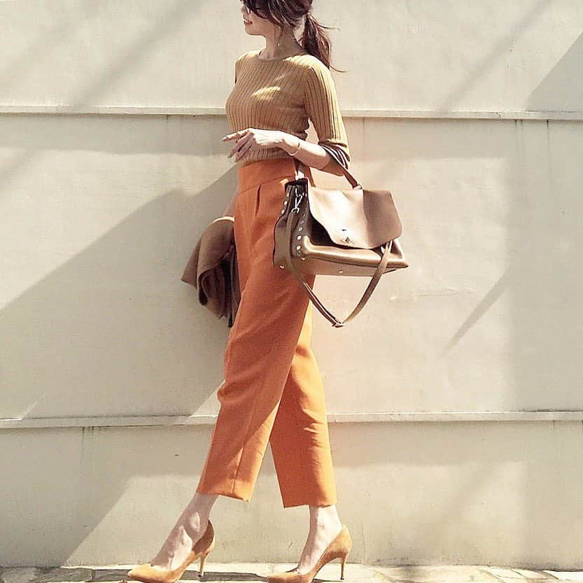 Mica Taniguchiさんのインスタグラム写真 - (Mica TaniguchiInstagram)「. camel/orange ご無沙汰しましたです☺️ 似合う色でまとめると、やっぱり肌ツヤ良いな〜 . @jins_japan  メガネを新しくしました… フレームは髪色に合わせてブラウンに… エアフレームは軽くて耳がとてもラクです、嬉 . レンズは目に必要と言われる光、 バイオレットライトレンズに！ . 最近目が疲れるということもあって、 目のケアにも気をつけていきたいな… . . . #JINS#ジンズ#バイオレットライト#バイオレットプラスレンズ#近視#メガネ#メガネ女子#pr」4月16日 21時14分 - mica_taniguchi