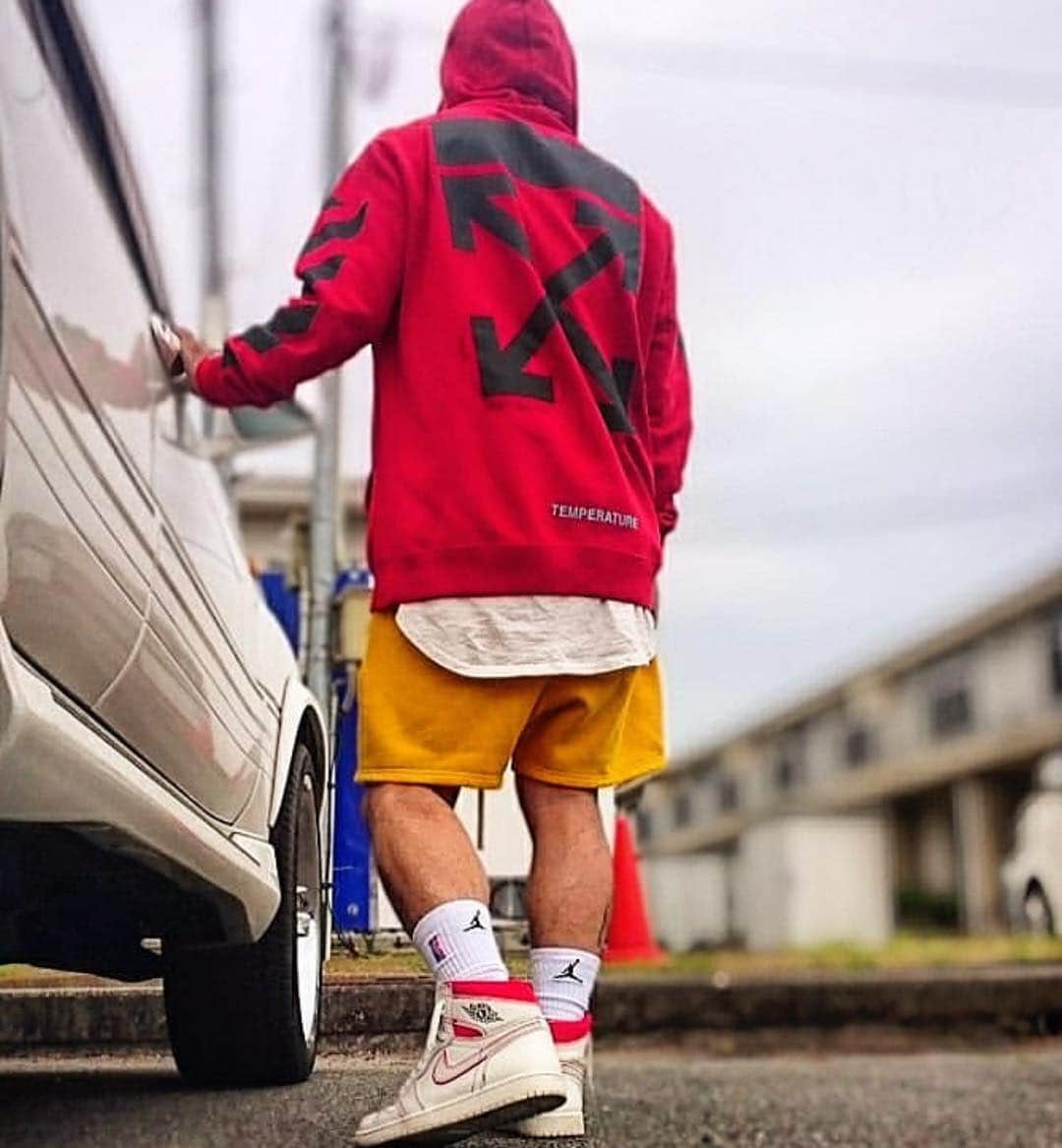 japanese_sneaker_style_magさんのインスタグラム写真 - (japanese_sneaker_style_magInstagram)「. . . #ジャパスニピックアップ . . . model➡️ @daisuke__tsuka 👟 #NIKE #jordan1 を使った#スニーカーコーデ ✨✨ ぜひ皆さんも参考にしてみては？💥💥 . . . #ジャパスニ #ジャパスニ女子 #ジャパスニピックアップ #sneaker #kicks #スニーカー #スニーカーコーデ #スニーカー男子 #スニーカー女子 #ナイキ #ナイキスニーカー #aj1 #Jordan #ジョーダン #ジョーダン1 #offwhite #virgilabloh」4月16日 21時15分 - japanese_sneakerstyle