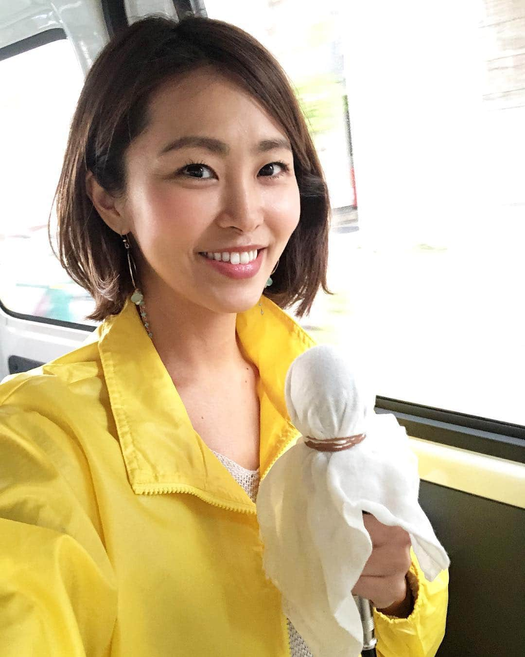 坂元美香さんのインスタグラム写真 - (坂元美香Instagram)「3日目終了。平成最後の区議選。本日も目黒区議会議員候補 白川愛のお手伝いに行って参りました！ウグイス嬢の方に丁寧に教えていただき坂元もマイクに初挑戦🎤愛ちゃんは早朝から夜まで演説頑張っていました！夕方からは上田令子東京都議会議員も応援に駆けつけてくださりパワーアップ✊明日も頑張ります！ . #白川愛 #無所属 #目黒区 #区議会議員選挙 #目黒区区議選 #自由を守る会 #上田令子 #闘う母性 #わたし容赦しないので #ウグイス嬢  #区民の当たり前を区政の当たり前に #優先されるべきは子どもたちの安全 #税金の無駄使い癒着天下りは許さない #区民参加による行政チェックの可視化 #必要なときに必要な人に行き届く福祉の実現 #教育改革学生女性シニアのキャリア支援」4月16日 21時30分 - mika_saka