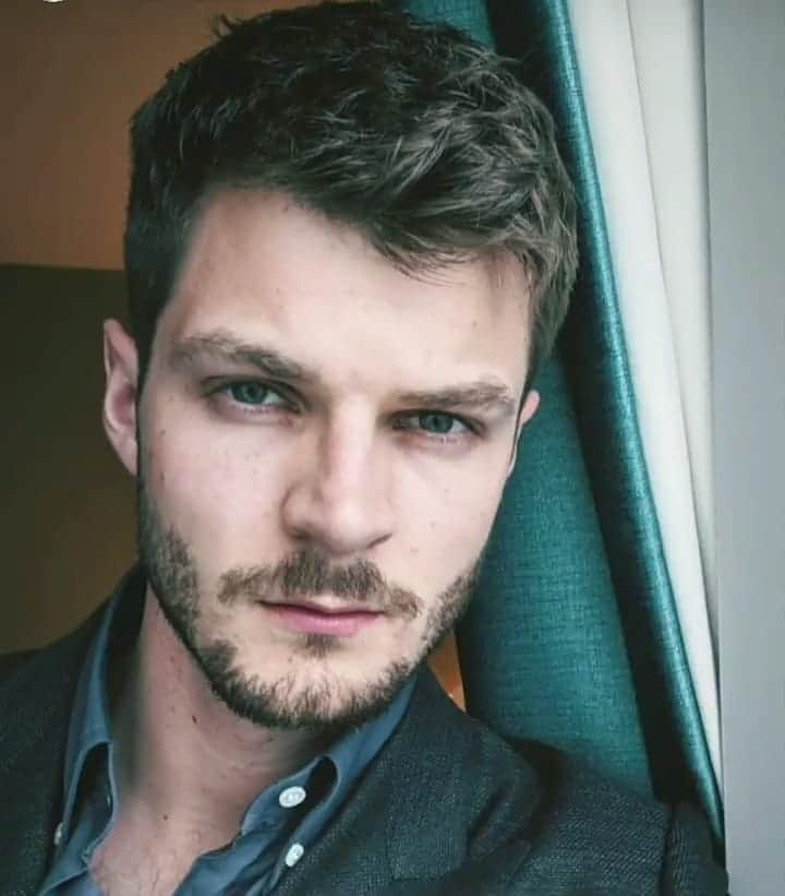 ジム・チャップマンさんのインスタグラム写真 - (ジム・チャップマンInstagram)「Overthinking. How about you?」4月16日 21時32分 - jimchapman