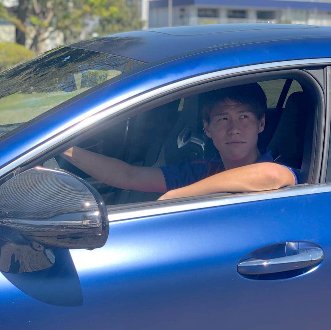 太田宏介のインスタグラム：「『Mercedes Benz』 クラブスポンサーであるメルセデスベンツさんの撮影でした！ 仕上がりが楽しみだ📸 #橋本拳人とデートなうに使っていいよ #mercedesbenz  #メルセデスベンツ  #橋本拳人  #fctokyo」