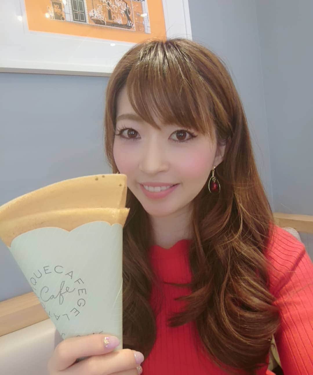 三浦真理子さんのインスタグラム写真 - (三浦真理子Instagram)「. お疲れさまです🙋✨ . 今日もいいお天気でしたね☀ 👩母親👩とジェラピケカフェでラタトゥイユのクレープ＆お茶してましたぁ😋 . 木更津のピケカフェも行ったことあるけど平日の幕張は空いてて快適でした～☕ . . #ジェラートピケ #ジェラートピケカフェ #カフェ #ジェラピケ #クレープ #お出かけ #幕張 #gelatopique #pleasefollowme #instagood #スイーツ好き #快適 #快晴 #crepe #❤️ #😋 #💓#💗 #cafe #ラタトゥイユ #おかずクレープ #😉 #😆 #😄 #Japan #makuhari」4月16日 21時46分 - marigram.22