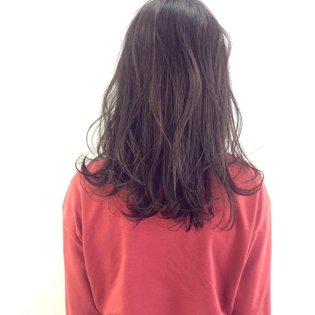 北川 貴憲さんのインスタグラム写真 - (北川 貴憲Instagram)「@takanori.kitagawa ブリーチをしなくても透け感がでる！ 可愛いラベレージュ❤︎ 柔らかさが出るカット❤︎ 朝のお手入れもラクなボブ❤︎ 髪型に悩んでる方！ 是非、僕にお任せ下さい！ 必ず、あなたに似合う！！ 見つけだします☆ 予約お待ちしています！ プロフィールの ホームページ ホットペッパーより！ 10時から23時まで営業！  新宿駅・新宿三丁目駅・西武新宿駅から徒歩3分！ビックロの裏！【JR新宿駅から】東口から出る→横断歩道を「ヨドバシカメラ」・「ビックカメラ」方面に渡る→右に進む→「メガネスーパー」がある角を左に曲がる→右手にある1階が「ダイコクドラッグ」のビルの4階。【新宿三丁目駅から】A5出口から出る→右手に少し進む→最初の角を右に曲がる→左手にある1階が「ダイコクドラッグ」のビルの4階。 cut color ¥3500〜 doublecolor ¥8000〜 treatment ¥2000〜  @takanori.kitagawa #hair#ヘアアレンジ#グレージュ#ヘアスタイル#小顔カット#ボブ#動画#ロブ#japan#tokyo#新宿#美容室#ALBUM#tbt#北川スタイル#instagood#love#cute #weddig#likes#mery_hair_arrange#mie#cchannel #happy#당고머리 #fashion#염색스타그램」4月16日 21時56分 - takanori.kitagawa