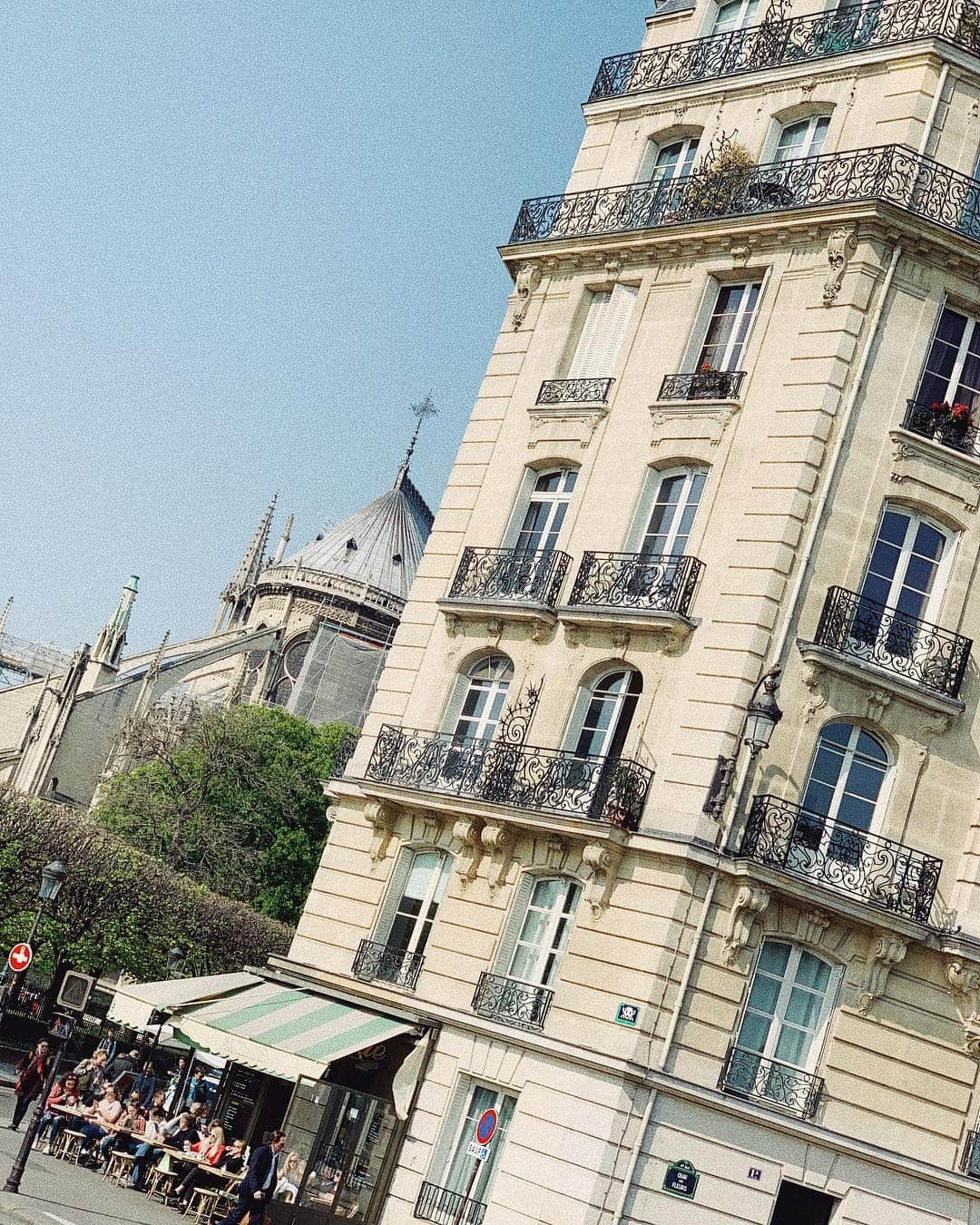 Carin Olssonさんのインスタグラム写真 - (Carin OlssonInstagram)「Everyone has stories, moments, photos, memories and dreams of this beautiful, beautiful monument. Everyone has their own special connection to this landmark and Parisian icon no matter where they are in the world. ⠀⠀⠀⠀⠀⠀⠀⠀⠀ I’m struggling to find words to describe what we witnessed last night and all I can say is that it was absolutely heartbreaking to watch. I couldn’t believe my eyes. My heart aches for Paris, the people of France, anyone who calls this place home, and everyone who’s ever been touched by the beauty, art and history of Notre Dame. Thank you to the firefighters who must have worked tirelessly throughout the whole evening and night (and who are still there now) to save such an important part of Parisian history. ⠀⠀⠀⠀⠀⠀⠀⠀⠀ Everyone has their own story, photos and memories from the first time they laid eyes on the Notre Dame... And me? I count myself as lucky, having this treasure as my next door neighbour during the 5 years I spent on Île Saint Louis. I walked by this place on my way to the metro, the bus, when I went out for a little stroll just to stretch my legs or got to admire the cathedral when sitting at my favourite café at night, looking out over my favourite view in Paris... This has been my backdrop as I’ve cried, fallen in love, when I’ve been happy or when I’ve watched the spring blossom bloom every year since I first moved to Paris... It’s been the backdrop when I walked home after evenings out in the city, as I shared a first kiss and as my friends and I watched the sun set behind the Notre Dame while picnicking below.⠀⠀⠀⠀⠀⠀⠀⠀⠀ ⠀⠀⠀⠀⠀⠀⠀⠀⠀ It truly makes me realise that it’s so important to not take these places and this incredible (!) history that we get to lay our eyes on in the middle of the city everyday for granted. It stops me in my tracks nearly every single time and it will now remind me to stop even more often, take an extra minute and appreciate these historical and beautiful places all around the city even more than I ever did before ♥️」4月16日 21時57分 - parisinfourmonths