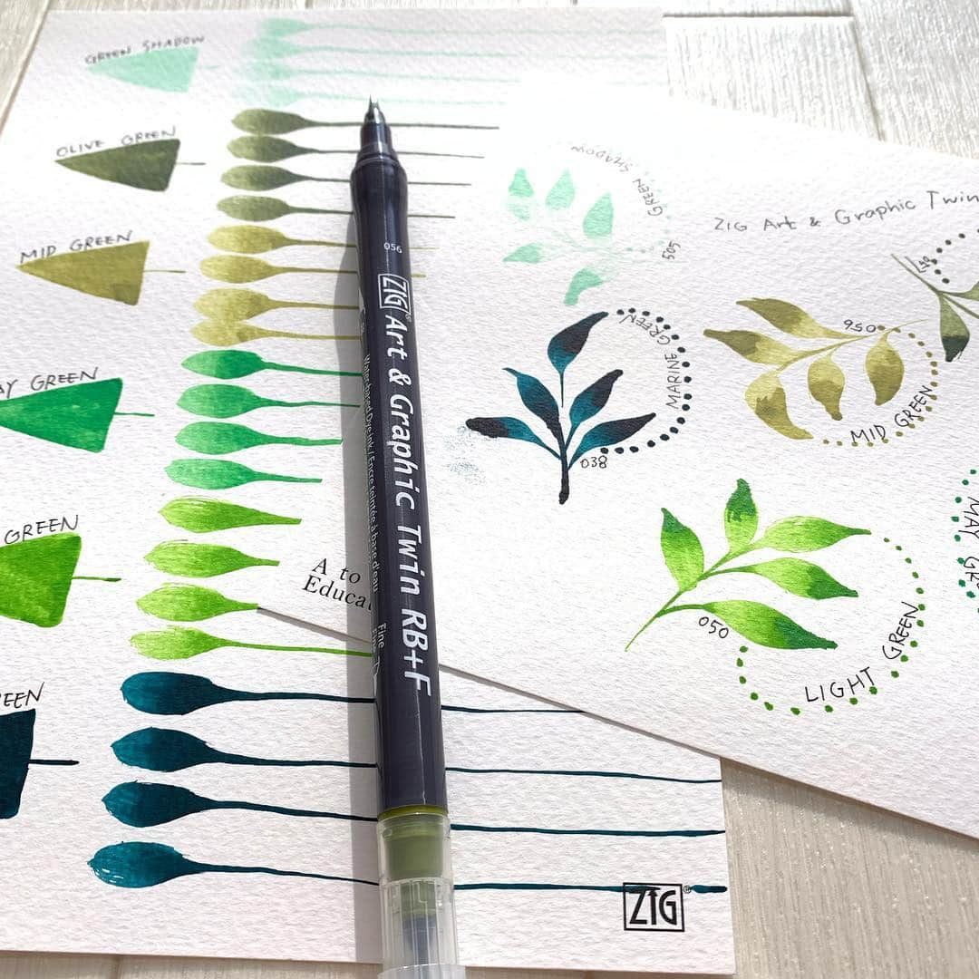 Kuretakeさんのインスタグラム写真 - (KuretakeInstagram)「Ideal for design,illustration,rubber stamping and card making. 【ZIG Art & Graphic Twin RB+F】TUT-95  来週いよいよ開催の日本ホビーショー2019！ 今年の呉竹ブースでは、ZIGマーカーのワークショップを開催します！ Art & Graphic Twin RB+Fの本格カラーブラッシュマーカーで、誰でも描けるようになる！ワンポイントテクニックもご紹介します。 是非ご来場下さいね〜。 #coloriage #colors #ZIG #graphictwin #flamingo #lemon  #rose #brush #colorbrush #waterbaseddyeink #水性染料インク」4月16日 22時18分 - kuretakejapan