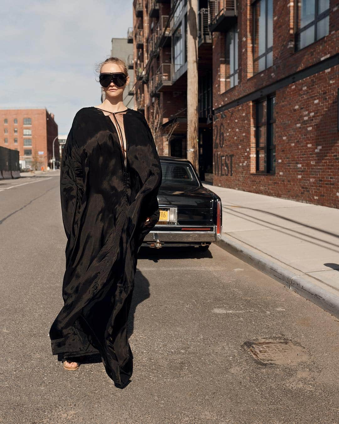 barneysnyofficialさんのインスタグラム写真 - (barneysnyofficialInstagram)「Sleep walking in @rickowensonline for #WearYourPajamasToWorkDay.  Tap the photo to shop the lax look.  Photographed by: @nicolaskantor」4月16日 22時12分 - barneysny