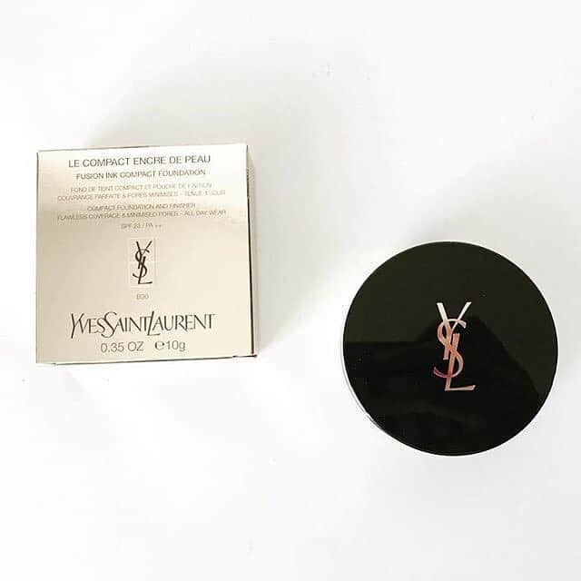 MOVE / ムーブさんのインスタグラム写真 - (MOVE / ムーブInstagram)「▷YSL Beauty﻿ アンクル ド ポー ルクッション﻿ ¥7,500﻿ ﻿ みんなが羨むYSLのコスメ♡﻿ 日本人の肌に合わせて開発された色展開。﻿ ﻿ ナチュラルな仕上がりでツヤ感も演出してくれます◎﻿ ﻿ YSLの数あるファンデーションの中でもかなりバランスが取れていて﻿ ﻿ みずみずしい潤い、上質なツヤ感で上品な仕上がりに。。﻿ ﻿ なかなか手が出しにくいデパコスですがベースメイクほどしっかりとしたものを使いたいですよね♪﻿ ﻿ ＿＿＿＿＿＿＿＿＿＿＿＿＿＿＿＿＿＿＿＿＿＿＿＿＿＿﻿ ﻿ MiLK毎日プレゼントキャンペーン中♡﻿ MiLKをフォローしてキャンペーン投稿にいいねをすると抽選でにコスメをプレゼント♡﻿ ※この投稿は違います﻿ ➡当選発表はインスタグラムのDMにて当選者様だけにご連絡いたします！﻿ ﻿ ＿＿＿＿＿＿＿＿＿＿＿＿＿＿＿＿＿＿＿＿＿＿＿＿＿＿﻿ ﻿ @cnl2766﻿ ﻿ #yslbeauty#ysl#lipmakeup#make#makeup#cosmetics#instabeauty #イヴサンローランボーテ#イヴサンローラン#イヴサンローランリップ#春コスメ2019#春コスメ#新作コスメ#限定コスメ#コスメ#カラーメイク#限定色#お気に入りコスメ」4月16日 22時27分 - milkmag_official