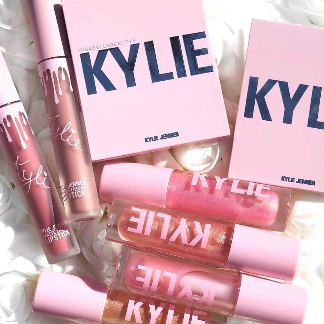 Kylie Cosmeticsさんのインスタグラム写真 - (Kylie CosmeticsInstagram)「good morning beauties 💕 @isabellebeautyy」4月16日 22時20分 - kyliecosmetics