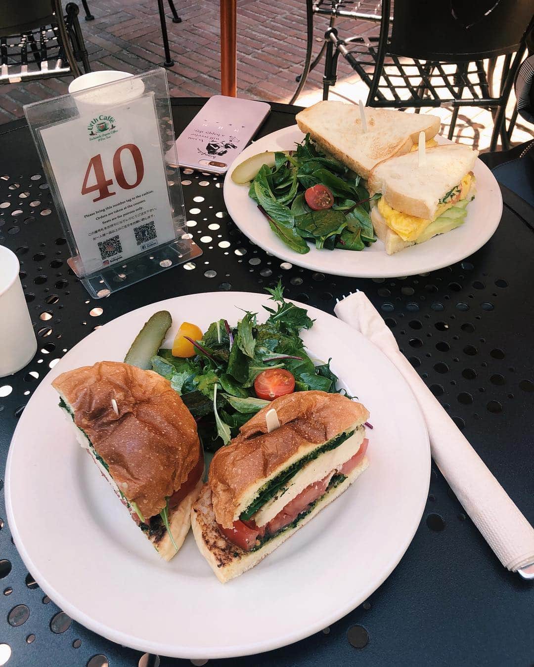 Julia Castroさんのインスタグラム写真 - (Julia CastroInstagram)「幸せな1日🌎 初のひなちゃんとご飯行ってきた♥︎ もう最近は朝起きてから寝るまでの1日の時間が一瞬すぎて寂しいけどそれ程毎日最高に楽しく過ごせてるんだなって思う🌎 今を楽しんで生きていこうね🌞 * #urthcafe #lunch #alfredtearoom  #boba #sandwich  #friend #girls #omotesando #tokyo #fashion #ootd #spring #style #outfitoftheday #ファッション #春 #春服 #春コーデ #ランチ #ご飯  #友達 #タピオカ #表参道 #青山 #julistagram」4月16日 22時22分 - julia.c.0209