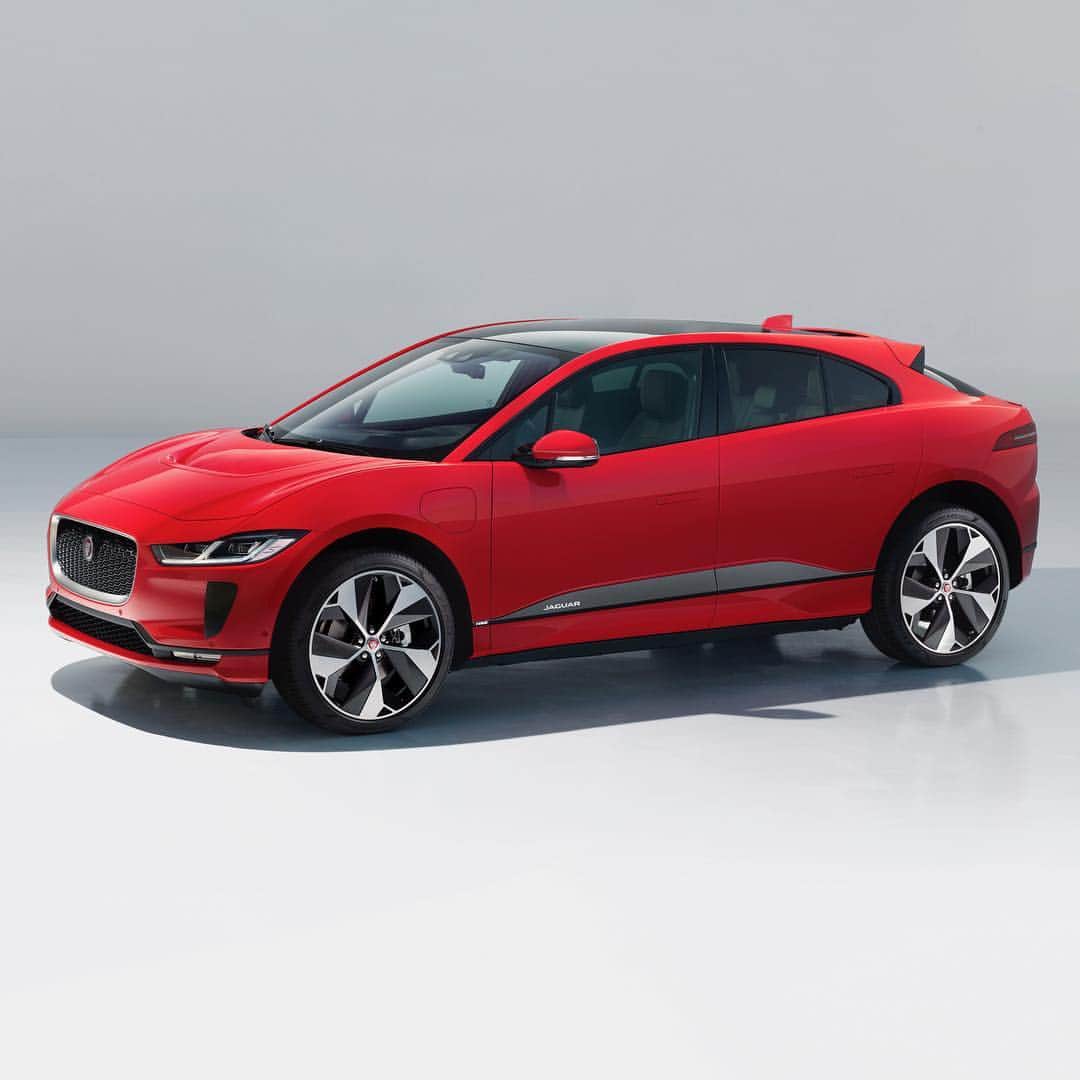 Jaguarさんのインスタグラム写真 - (JaguarInstagram)「The strong, silent type. With a five-star Euro NCAP rating, the all-electric #Jaguar #IPACE is one of the safest vehicles in its class.  #Electric #Luxury  #Performance #SUV #ElectricCars #EV #CarsofInstagram #InstaCar」4月16日 22時31分 - jaguar