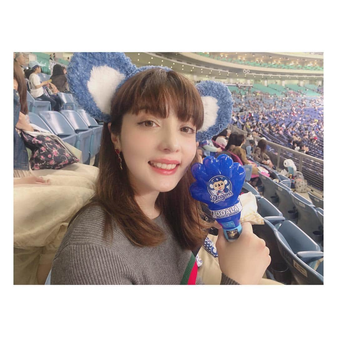 後藤理沙子さんのインスタグラム写真 - (後藤理沙子Instagram)「たびすちゃんと野球観戦⚾️❤中日勝った〜！☺️ * #ナゴヤドーム #中日ドラゴンズ  #野球観戦 #野球 #ドアラ」4月16日 22時47分 - risako_goto