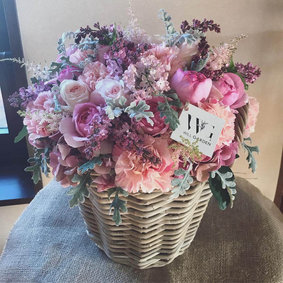 畑野ひろ子さんのインスタグラム写真 - (畑野ひろ子Instagram)「K様、ご依頼ありがとうございました。  #flower #flowers #arrangement #pink #spring #willgarden」4月16日 22時51分 - hiroko_hatano_