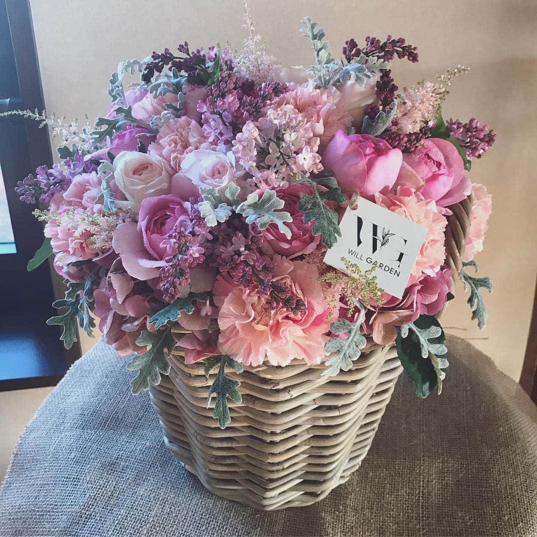 畑野ひろ子のインスタグラム：「K様、ご依頼ありがとうございました。  #flower #flowers #arrangement #pink #spring #willgarden」