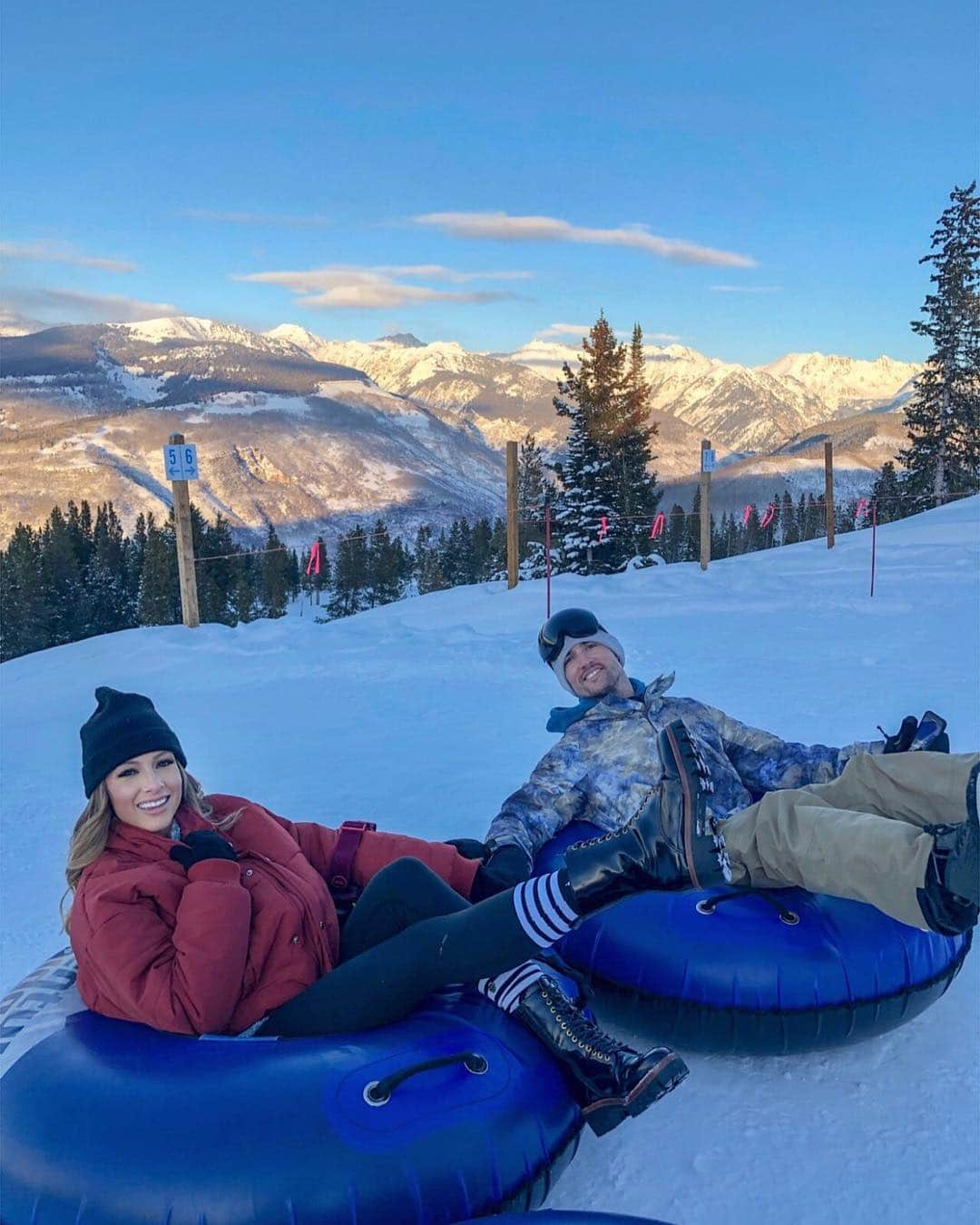 Paige Hathawayさんのインスタグラム写真 - (Paige HathawayInstagram)「Thank you for coming into my life and making it better! 💕 We reaaaally love the mountains!!!! What about you? Do you prefer snowboarding or skiing!?」4月17日 4時23分 - paigehathaway