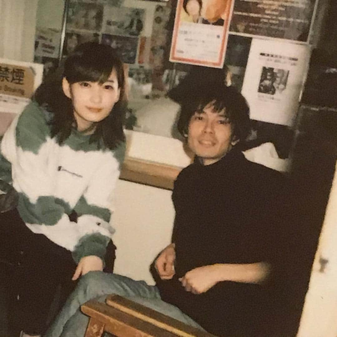 佐藤千亜妃さんのインスタグラム写真 - (佐藤千亜妃Instagram)「New Song,New Life、新曲オンリーのワンマン、ありがとうございました！ 言うことはもう何もないです。全部出し切った！！この世界に歌があって良かった。ありがとう。泣きたいくらい私は幸せ。 久々に歌と両想いになれた気がした夜でした。ずっと好き。離さないから、どこにも行かないでね。 今日鍵盤弾いてくれた山本健太さんと✌︎ #SOLDOUT」4月16日 23時18分 - chiaki_sato0920