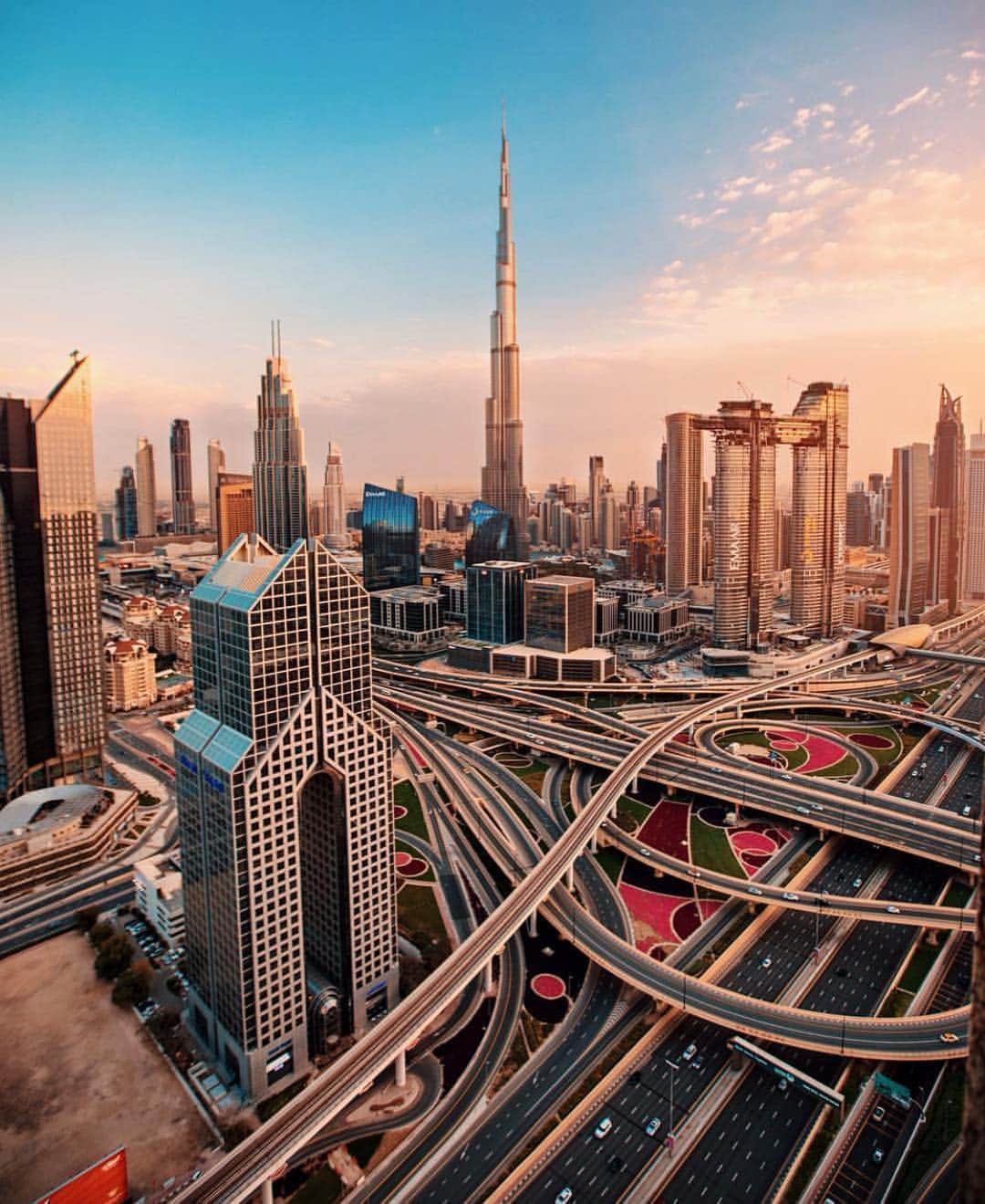 ドバイさんのインスタグラム写真 - (ドバイInstagram)「The Future is here #Dubai مدينة المستقبل 📷:@dubaiieye」4月16日 23時22分 - dubai