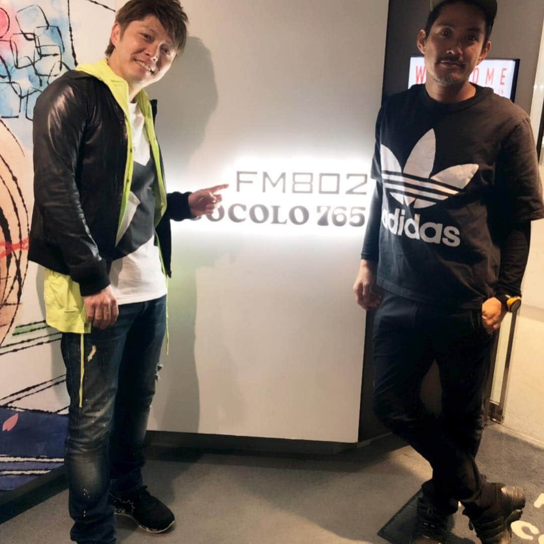 KEIGOさんのインスタグラム写真 - (KEIGOInstagram)「TRIBALYTHM 大阪プロモーション終了しました 各メディアスタッフの皆さんありがとうござました より多くの皆さんに  FLOWの意思＝TRIBALYTHM 伝わりますように 言葉に出来る機会をありがとうございました 6/22なんばHatch  LIVEで会いましょう #トライバリズム」4月16日 23時22分 - keigo_flow