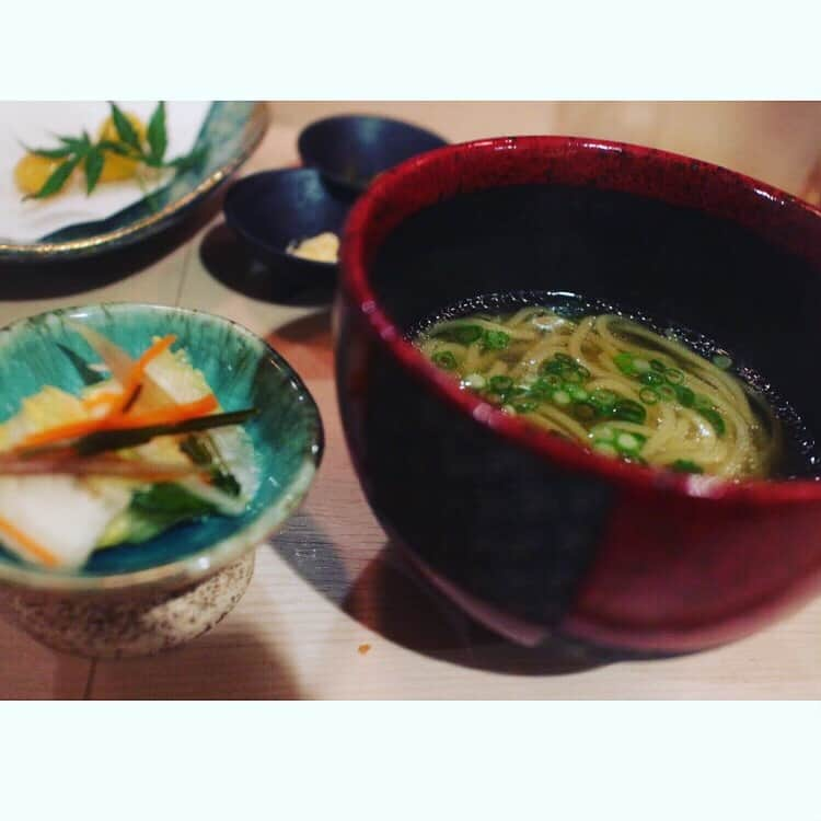 世手子さんのインスタグラム写真 - (世手子Instagram)「Black pork shabu-shabu TERAYAMA in SHIMBASHI (*≧∀≦*) Thanks good comments everyday(=´∀｀) I’m happy to hear from everybody(*´ー｀*) LOVE（＾＿＾）☆ @terayamashabushabu #黒豚しゃぶしゃぶ銀座てらやま に行ってきたよー(´∀｀*) 鹿児島県産 #六白黒豚しゃぶしゃぶ を味わう専門店(^○^) 自慢の出汁に厳選した12種類のお塩からお好みの塩を選び味に変化を与えることができる！ 姉妹店は #銀座てらやま (*'ω'*) お出汁も美味しかったっっ 丁寧に全部店員さんが調理してくれますっっ 全て女性がサーブしてくれる話題のお店っっ 私は #トリュフ塩 をチョイスーーー！ 美味しすぎたーっっ #黒豚一口ひれかつ も絶品でした（＾Ｏ＾☆♪ シメのラーメンも絶品っっ 食べログ3.5近くはあるお店(^_−)−☆ #コーディネート は春らしくブルーとグリーン☆〜（ゝ。∂） #ヘアゴム：#ルピス @queen.lupis (v0645) #バブーシュ：#リエディ @reedit_official (121195) #DS08361：#narusya @narusya_tokyo (dell14-811)」4月16日 23時23分 - rojide