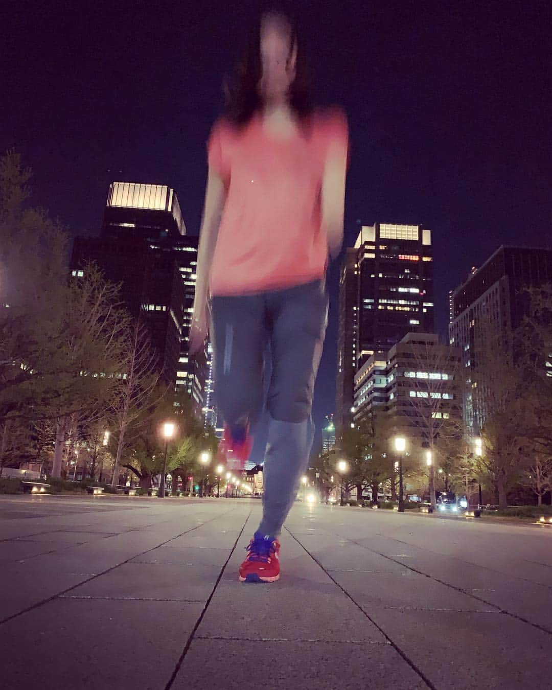 大杉亜依里さんのインスタグラム写真 - (大杉亜依里Instagram)「東京駅／Tokyo Station #nightrun  NIGHT RUN TOKYO🗼#27 10.01km 5'21"/km 53:34 半そで！ . . #running #ランニング #TOKYO #東京 #JAPAN #東京駅 #tokyostation  #runlife #42195 #runningnight #runningtime #tokyonight #enjoyrunning #onrunning #onfriends #tokyorun」4月16日 23時35分 - osugiairi_official