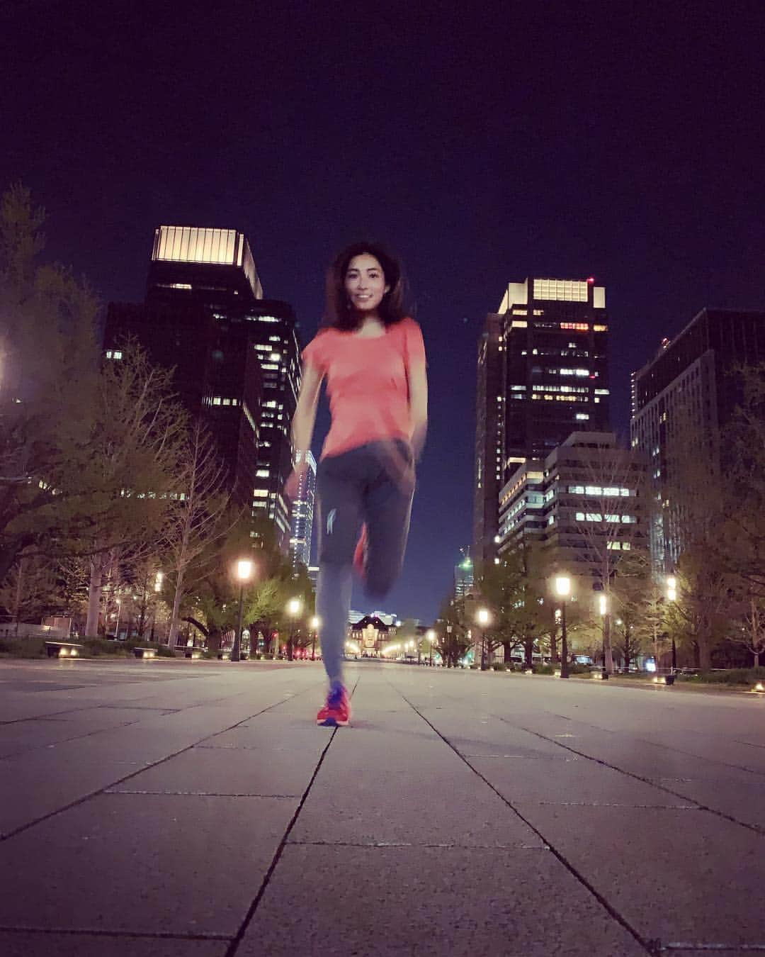 大杉亜依里さんのインスタグラム写真 - (大杉亜依里Instagram)「東京駅／Tokyo Station #nightrun  NIGHT RUN TOKYO🗼#27 10.01km 5'21"/km 53:34 半そで！ . . #running #ランニング #TOKYO #東京 #JAPAN #東京駅 #tokyostation  #runlife #42195 #runningnight #runningtime #tokyonight #enjoyrunning #onrunning #onfriends #tokyorun」4月16日 23時35分 - osugiairi_official