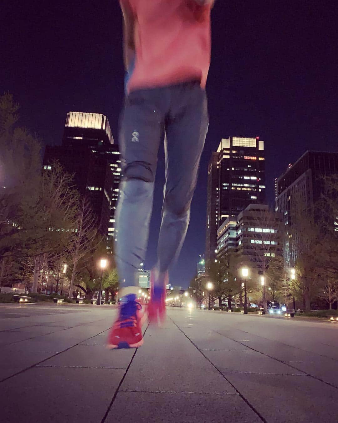 大杉亜依里さんのインスタグラム写真 - (大杉亜依里Instagram)「東京駅／Tokyo Station #nightrun  NIGHT RUN TOKYO🗼#27 10.01km 5'21"/km 53:34 半そで！ . . #running #ランニング #TOKYO #東京 #JAPAN #東京駅 #tokyostation  #runlife #42195 #runningnight #runningtime #tokyonight #enjoyrunning #onrunning #onfriends #tokyorun」4月16日 23時35分 - osugiairi_official