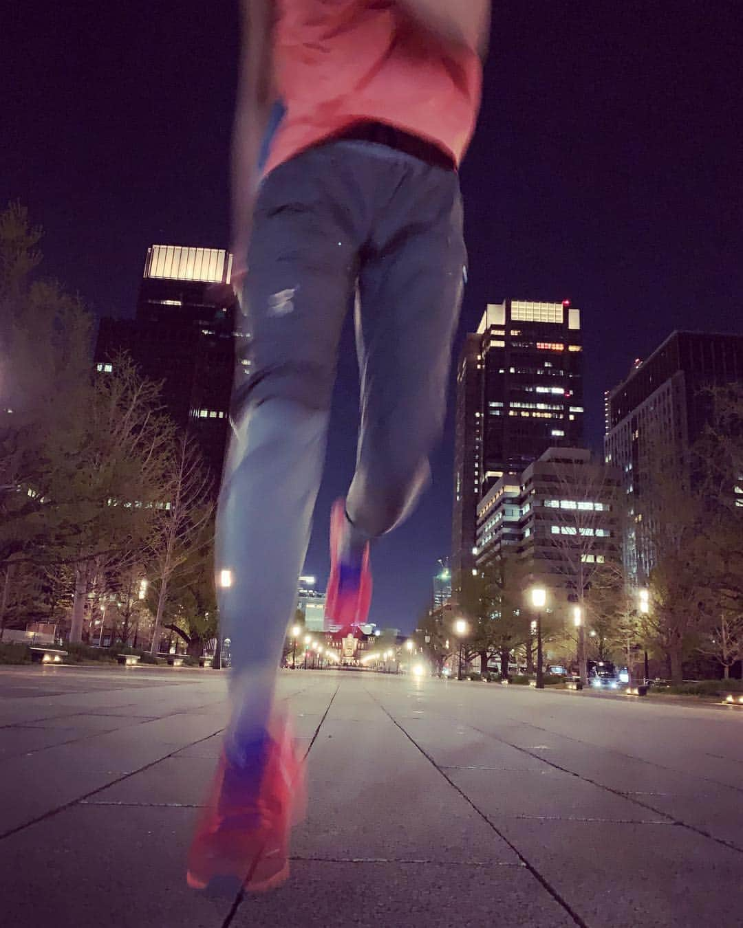 大杉亜依里さんのインスタグラム写真 - (大杉亜依里Instagram)「東京駅／Tokyo Station #nightrun  NIGHT RUN TOKYO🗼#27 10.01km 5'21"/km 53:34 半そで！ . . #running #ランニング #TOKYO #東京 #JAPAN #東京駅 #tokyostation  #runlife #42195 #runningnight #runningtime #tokyonight #enjoyrunning #onrunning #onfriends #tokyorun」4月16日 23時35分 - osugiairi_official