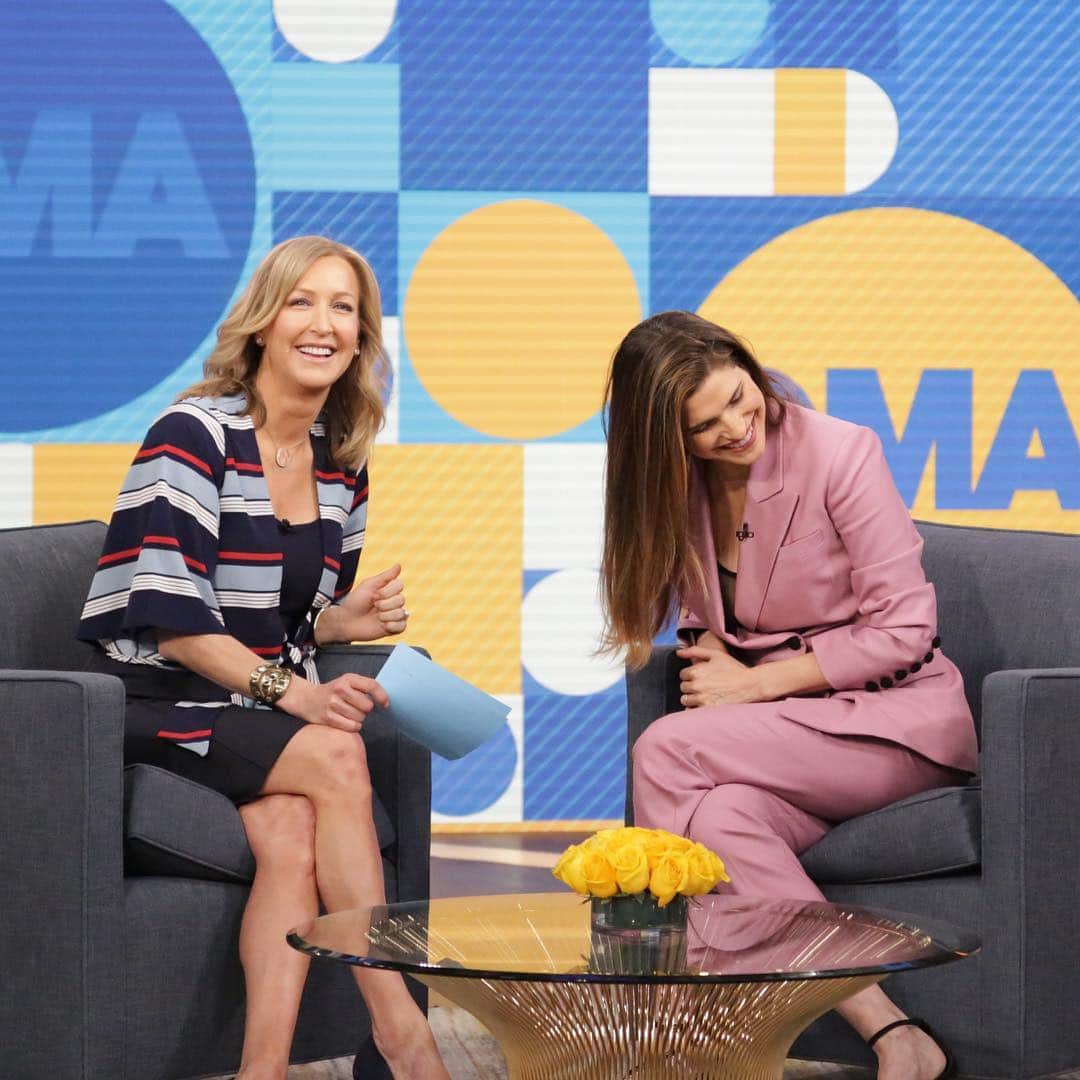 Good Morning Americaさんのインスタグラム写真 - (Good Morning AmericaInstagram)「We could watch @lakebell talk about filming scenes with a cow on @blessthismesstv *all day* (link in bio to watch her hilarious interview 🐄)」4月16日 23時43分 - goodmorningamerica
