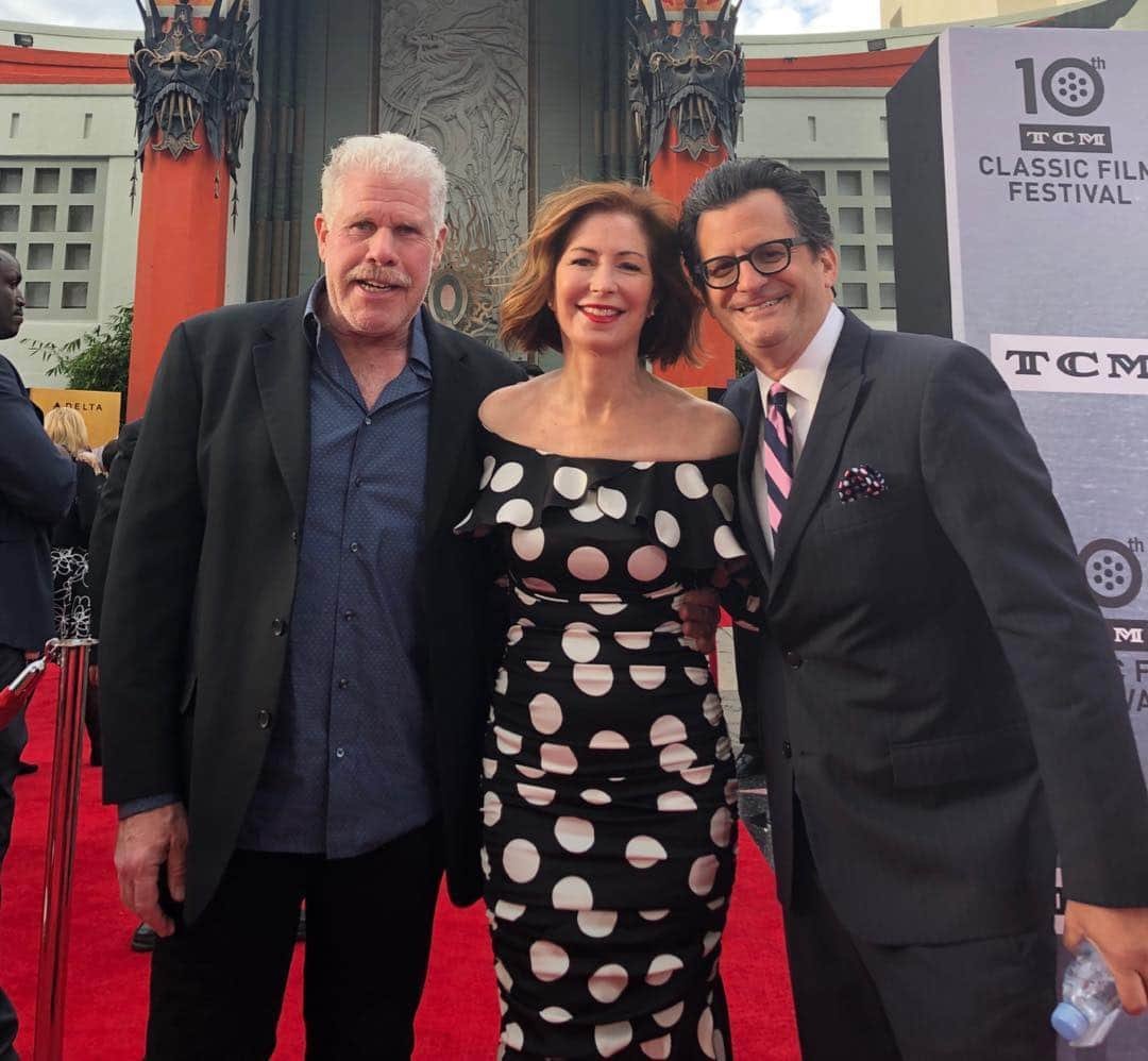 ロン・パールマンさんのインスタグラム写真 - (ロン・パールマンInstagram)「Alotta faves in one shot...@danadelany, @benmankiewicz, and The glorious Turner Classic Film Festival. Alotta faves...」4月16日 23時50分 - perlmutations