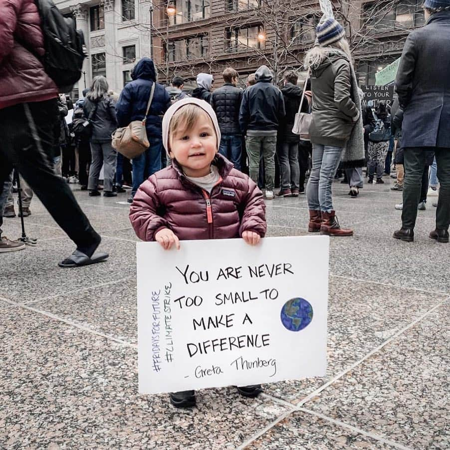 アン・ハサウェイさんのインスタグラム写真 - (アン・ハサウェイInstagram)「I just took some time off from Instagram but when I would check in, I found myself repeatedly moved by @gretathunberg and the work she is doing for Mother Earth. I hope you check out what she is about (link in my bio). To the students who have taken up Greta’s call to strike, please know you inspire me, and that I am proud of you for claiming your place in this world. I am curious: what do you think us older generations could be doing right now for the climate that we are not? What kind of support do you want? Greta- thank you for everything you are doing and, for what it’s worth, for lifting up my heart and giving me hope.  #fridaysforfuture #schoolstrike4climate #climatestrike」4月17日 0時05分 - annehathaway