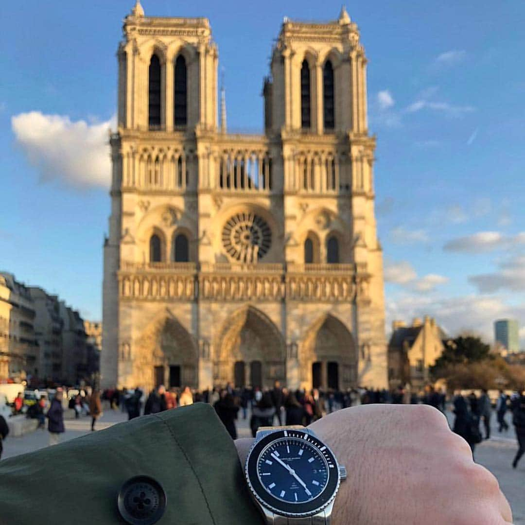 Maurice De Mauriac Zurichさんのインスタグラム写真 - (Maurice De Mauriac ZurichInstagram)「💔 Our hearts weep in the devastating sight of the fire destroying the wonderful Cathedral of Notre-Dame de Paris. This historic landmark, took Over a century to be built, she stood in her glory 850 years, she survived wartime and revolutions, and a few hours were enough to deeply harm her. Yet, she still stands and we believe she will be restored to her ancient pride. The precision and craftsmanship at work in her construction was so outstanding that it preserved her from greater damage - We, as watchmakers who are vowed to precision and ingenuity, aim at the same values. #mauricedemauriac #l2 #paris #notredame #notredamedeparis」4月17日 0時14分 - mauricedemauriac