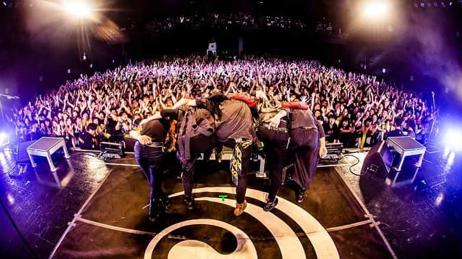 Tatsuya Amanoさんのインスタグラム写真 - (Tatsuya AmanoInstagram)「Recap from EX_MACHINA CLIMAX Tokyo🤘🏻 Thank you everyone who came to this tour! See you guys next time ✨  EX_MACHINAの全貌を見に来てくれてありがとう！ 今回のように作り込んだ空間を皆んなに見せれて嬉しかったし、最高だった🔥  次はワンマンツアーとはガラリと違うNITROPOLIS vol.2をお楽しみに😎  Film by @youngmyungsong  Photo by @cazrowaoki」4月17日 0時26分 - tatsucrossfaith